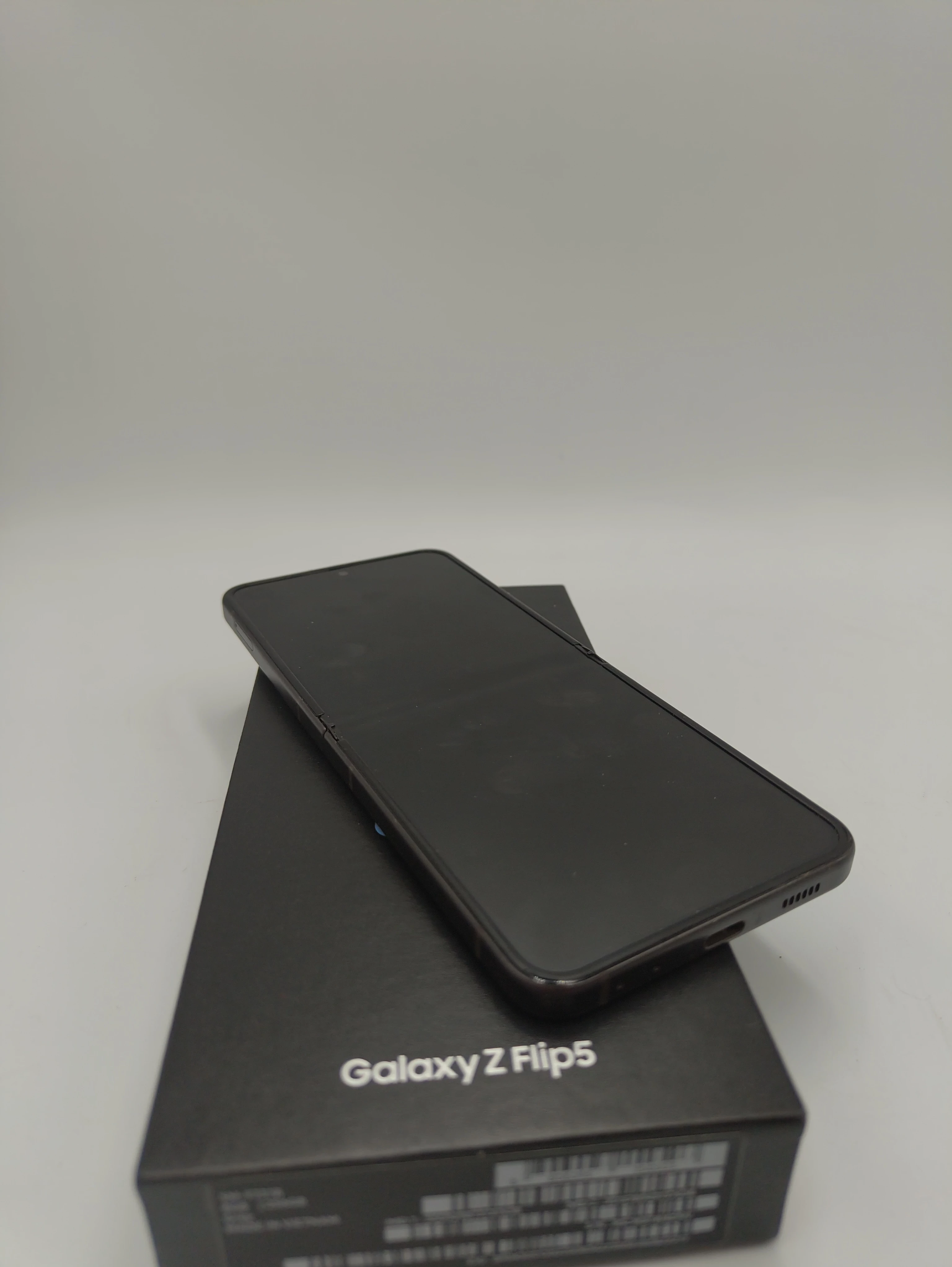 telefon-samsung-z-flip-5-system-operacyjny-4388-1