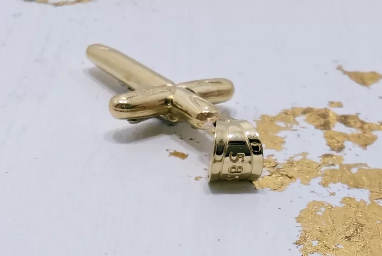 zloty-krzyzyk-585-057g-stan-11323-2