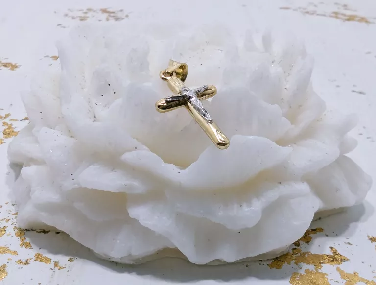 zloty-krzyzyk-585-057g-motyw-129129-20