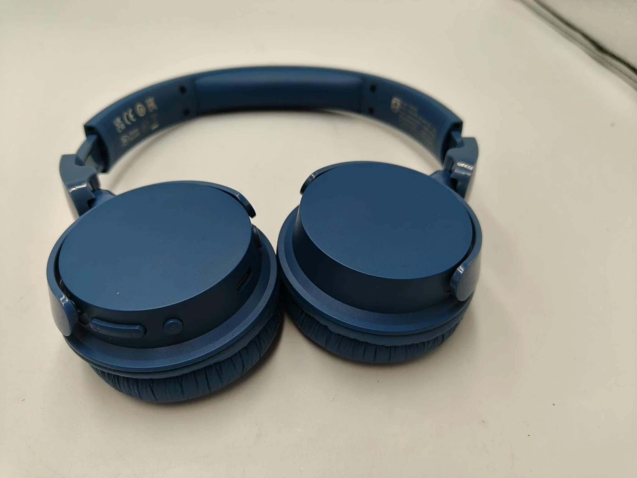 nauszne-sluchawki-bezprzewodowe-philips-tah4209-stan-11323-2