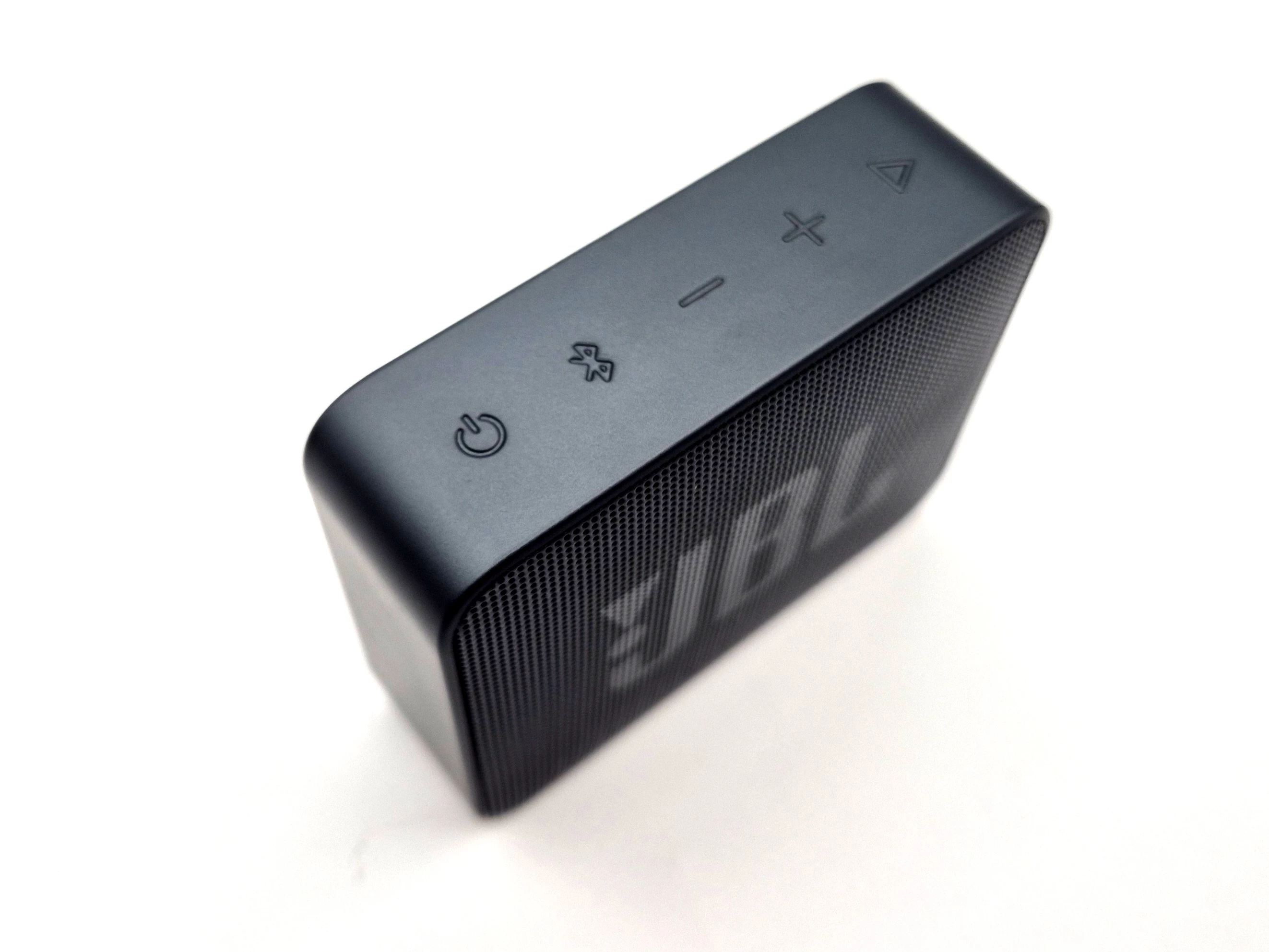 jbl-go-2-essential-czarny-moc-310