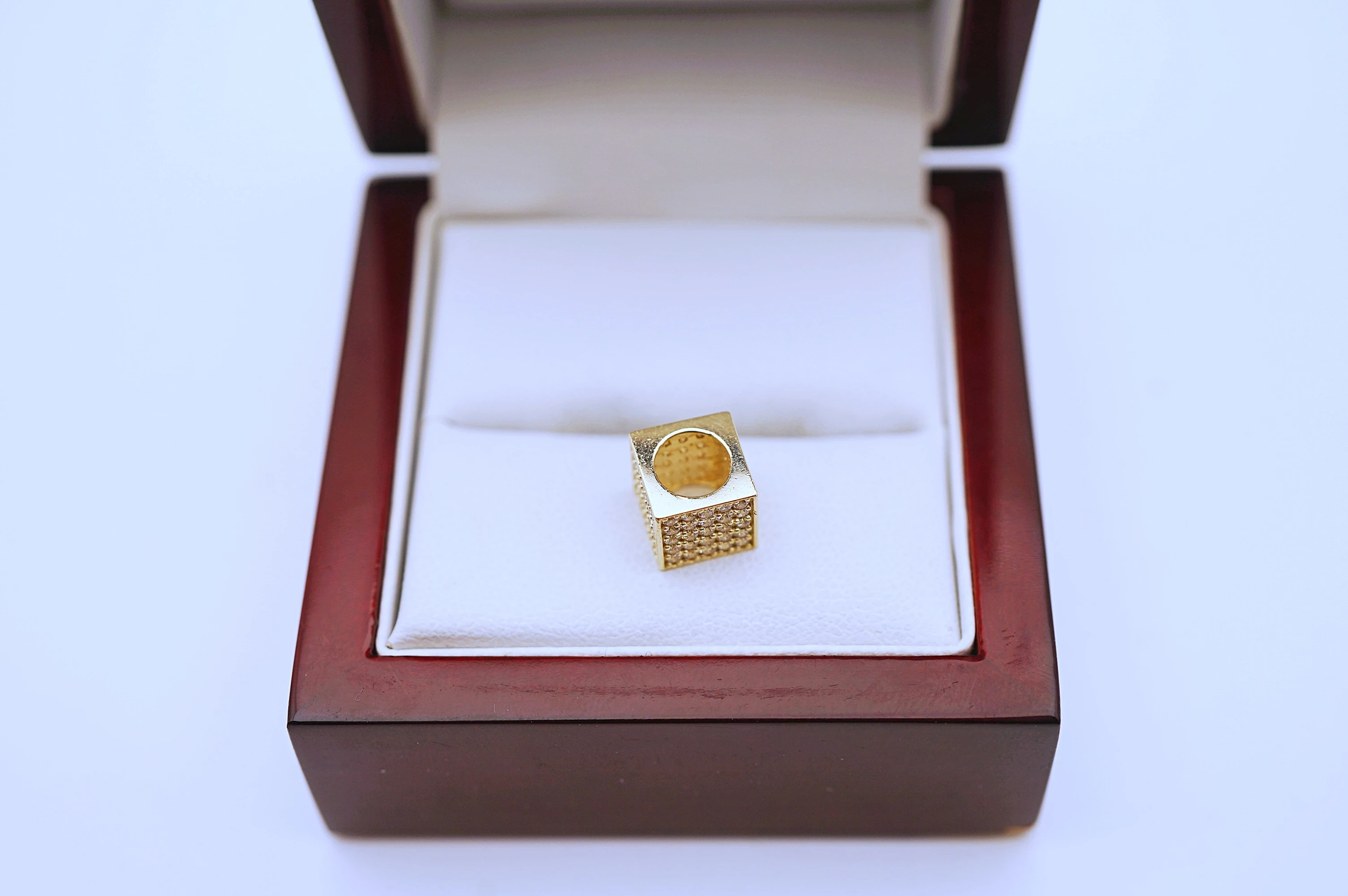 zloty-charms-z-cyrkoniami-585-243g-9mm-stan-11323-2