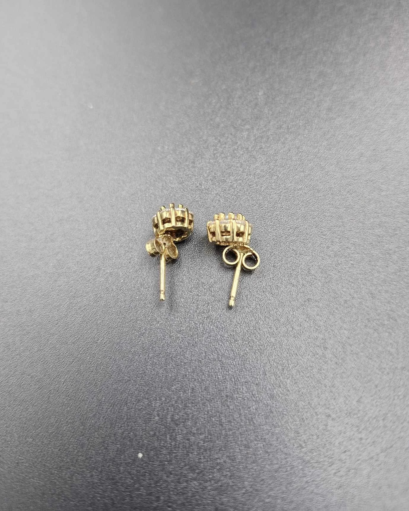 wyrob-jubilerski-uzywany-zloto-kolczyki-material-15835-2