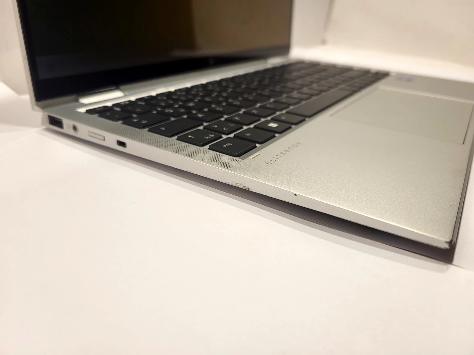 laptop-hp-elitebook-x360-1040-g8-14-intel-core-i7-16-gb-256-gb-dotykowy-liczba-rdzeni-procesora-4329-3