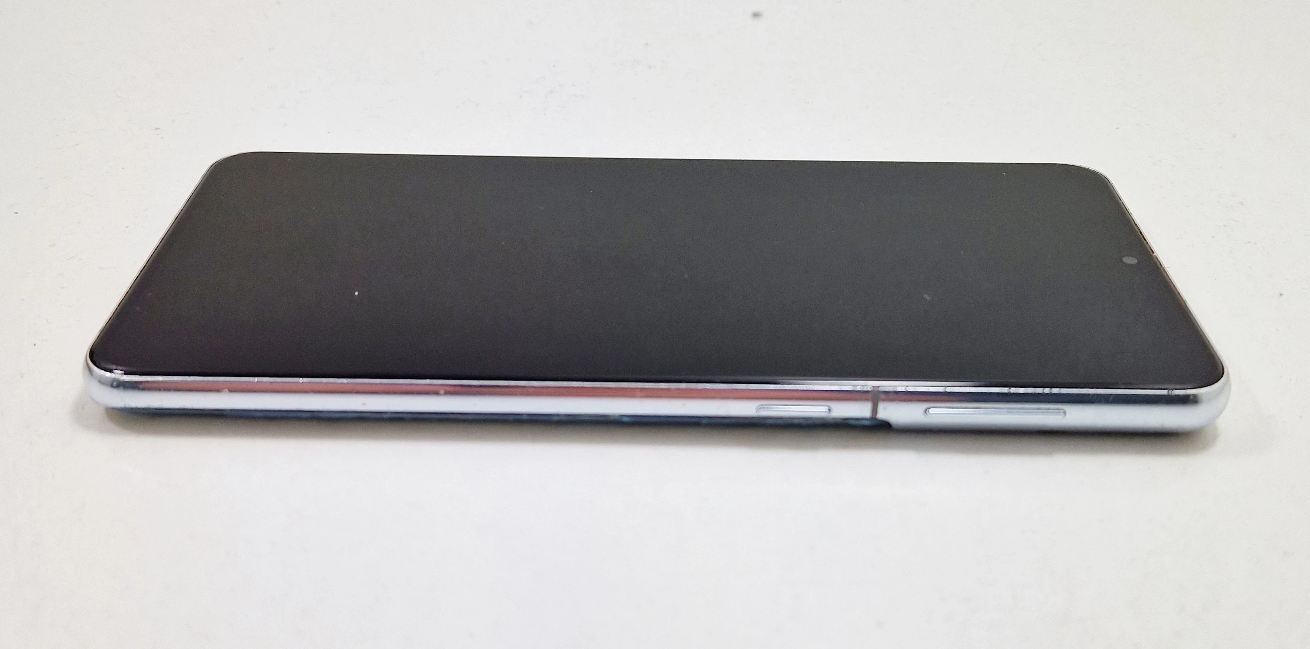 samsung-galaxy-s21-5g-8128-gb-srebrny-opis-przekatna-ekranu-670