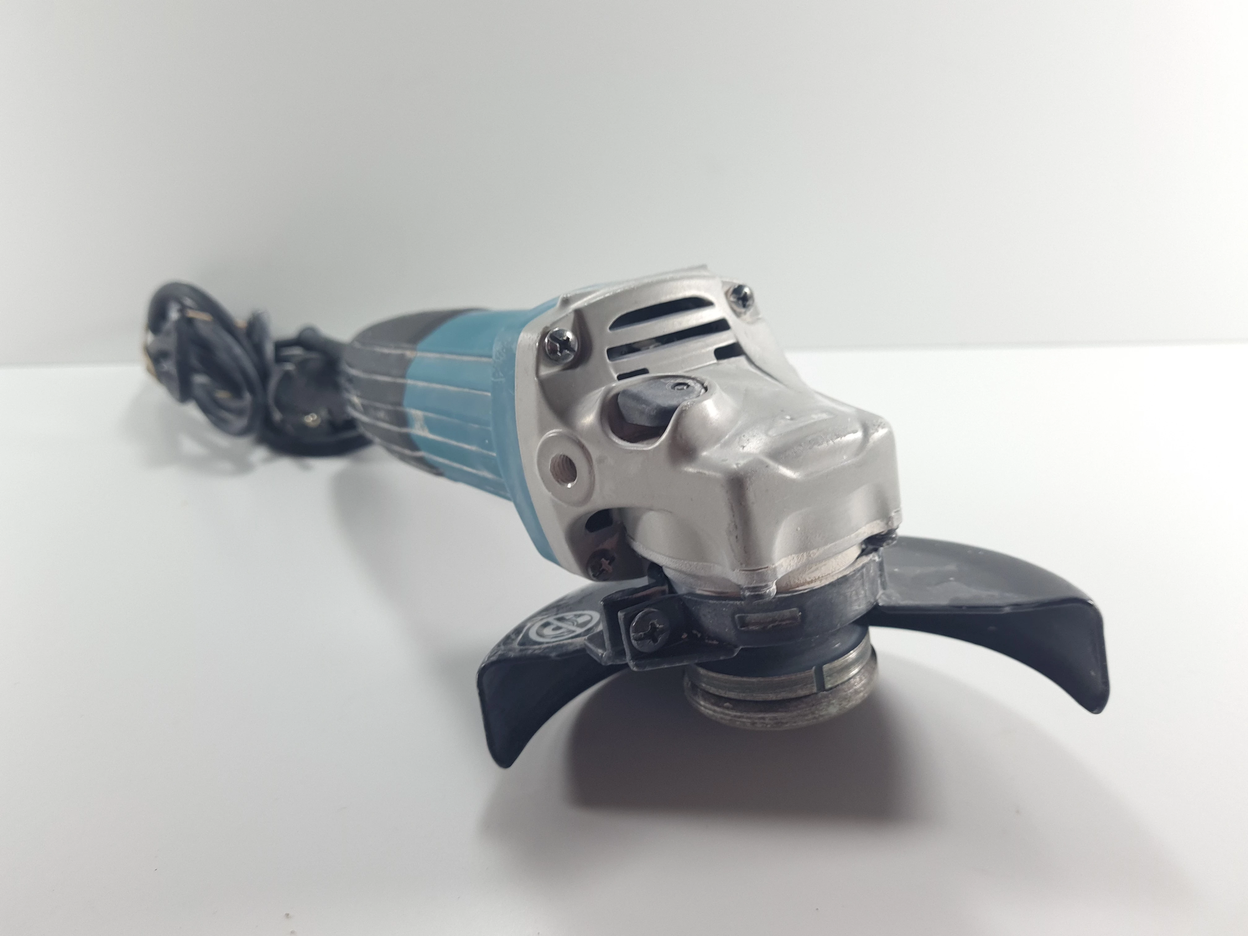 szlifierka-makita-ga5030r-2025-rok-stan-11323-2