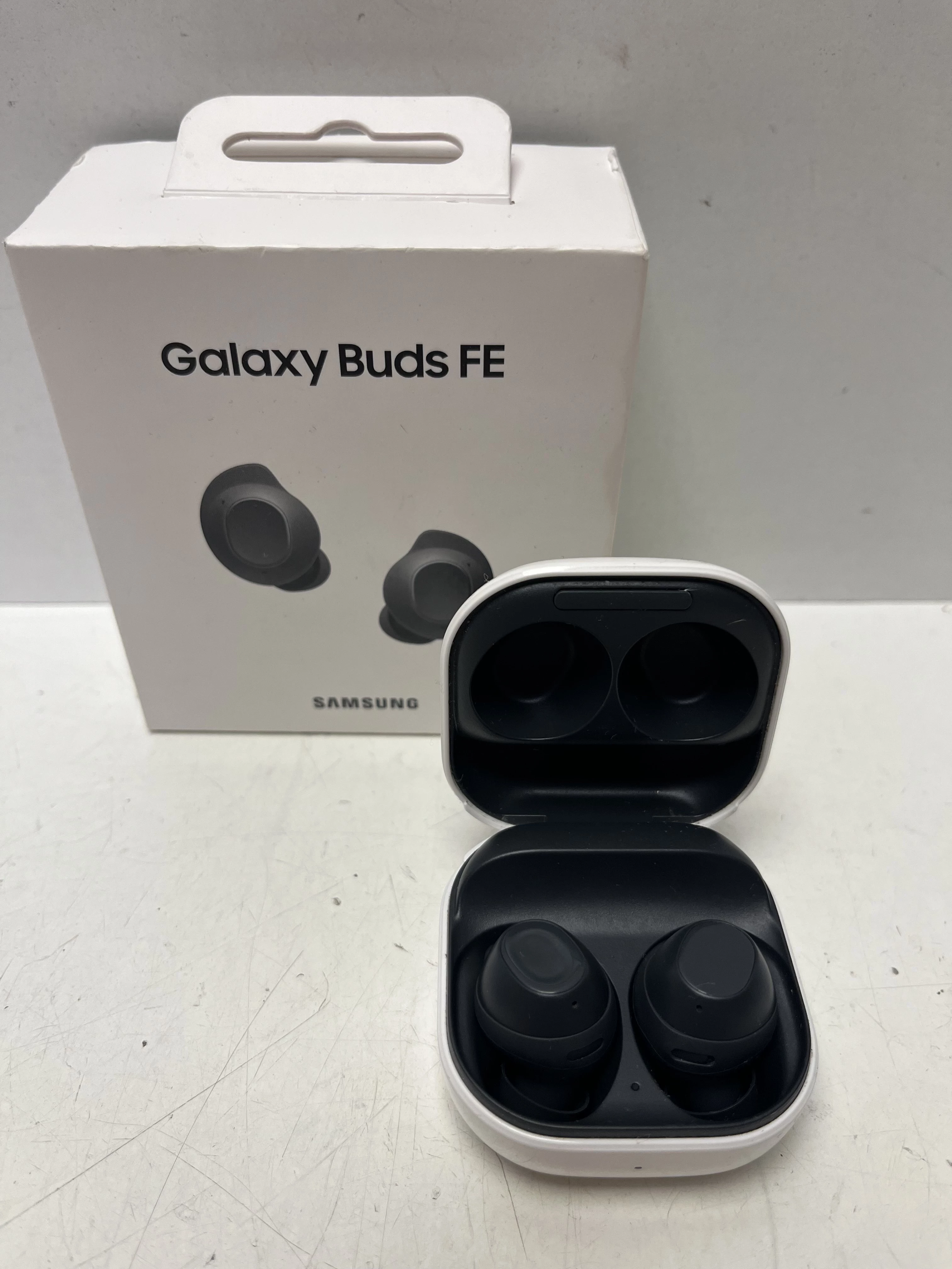sluchawki-samsung-galaxy-buds-fe-osiedle-teatralne-3u15-krakow