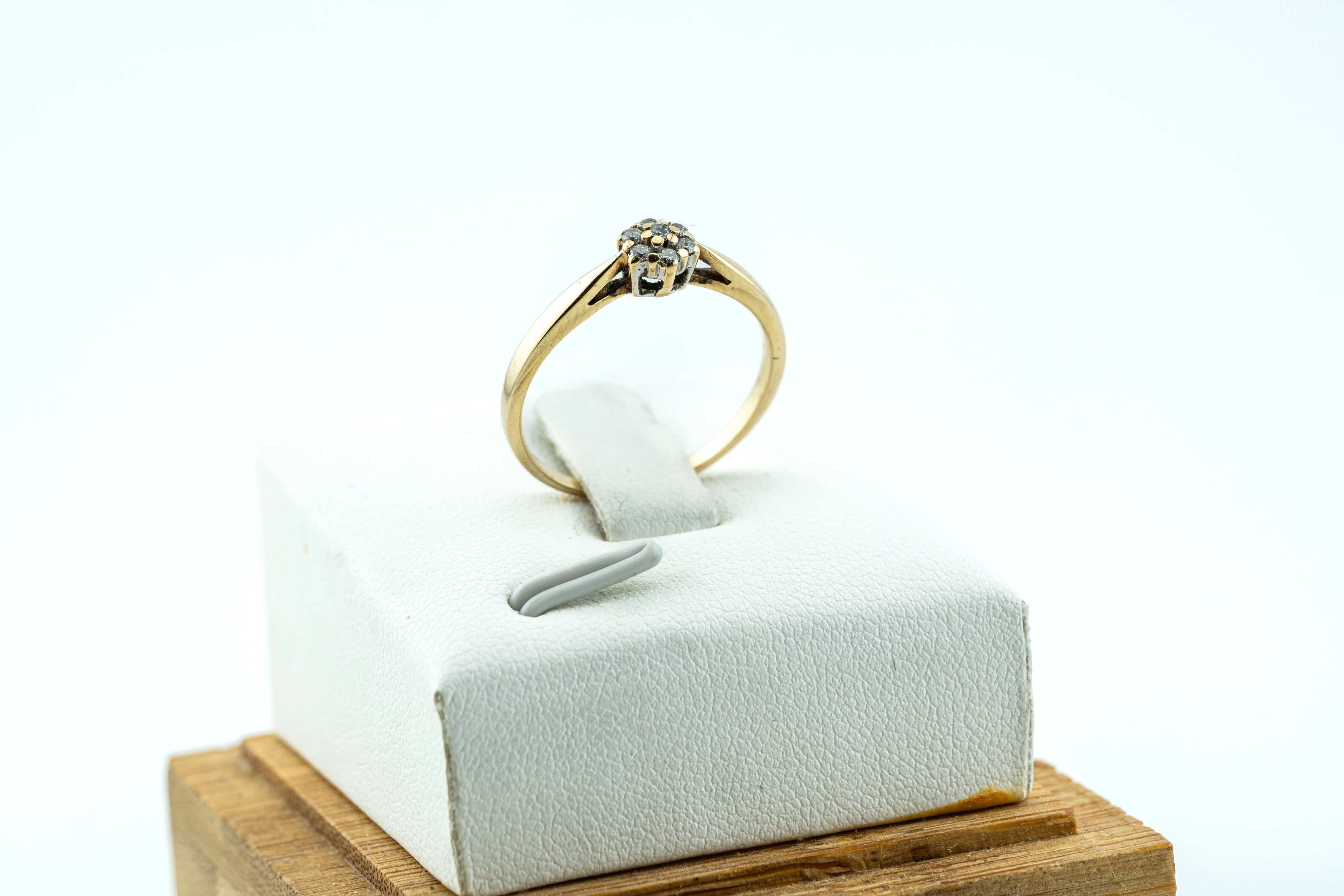 piekny-pierscionek-z-7-brylantami-09ct-zolte-zloto-585-rozm-15-zareczyny-rodzaj-2205-16