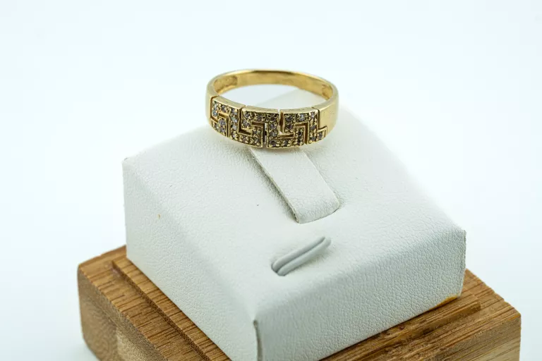 wygodny-szeroki-zloty-pierscionek-z-cyrkoniami-i-greckim-wzorem-zloto-333-kamien-17088-128