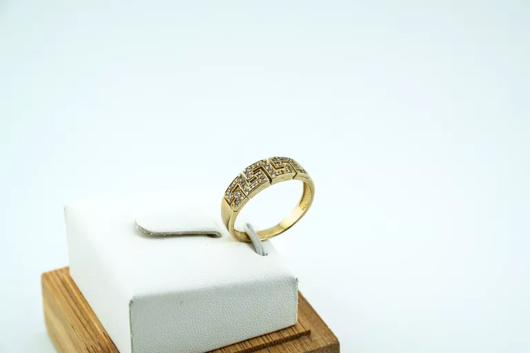wygodny-szeroki-zloty-pierscionek-z-cyrkoniami-i-greckim-wzorem-zloto-333-rozmiarsrednica-wew-mm-372-20