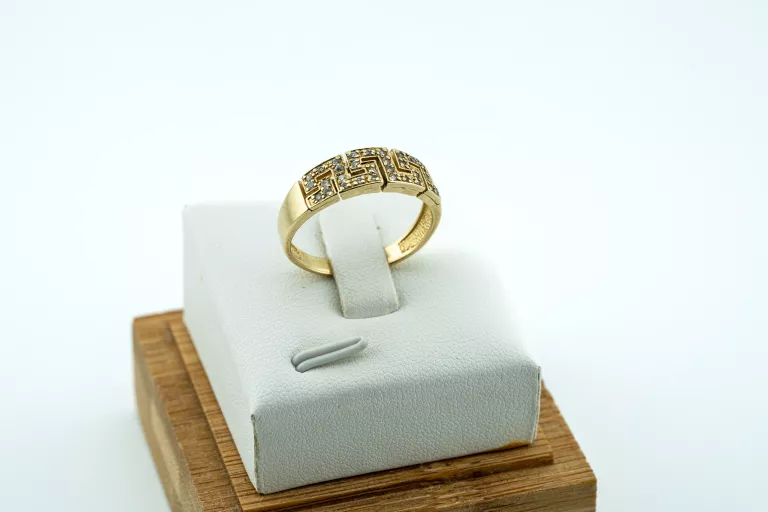 wygodny-szeroki-zloty-pierscionek-z-cyrkoniami-i-greckim-wzorem-zloto-333-rodzaj-2205-16