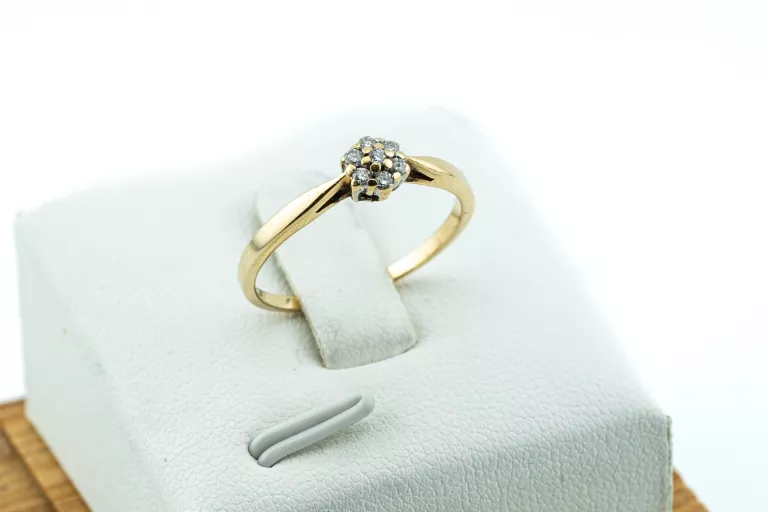piekny-pierscionek-z-7-brylantami-09ct-zolte-zloto-585-rozm-15-zareczyny-stan-11323-2