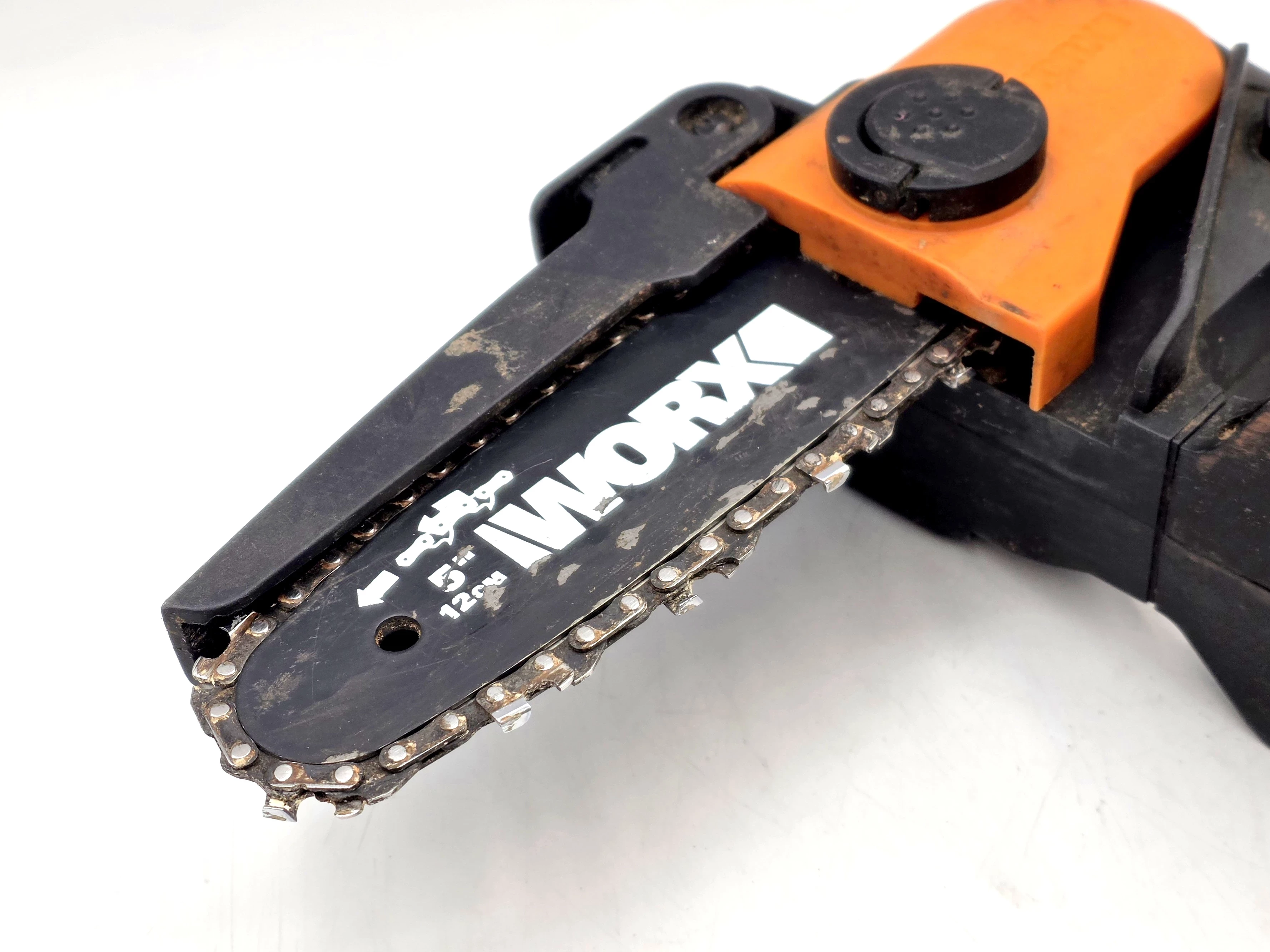 pilarka-do-galezi-akumulatorowa-worx-wg324e-20v-12cm-20ah-ladowarka-seria-wg324e