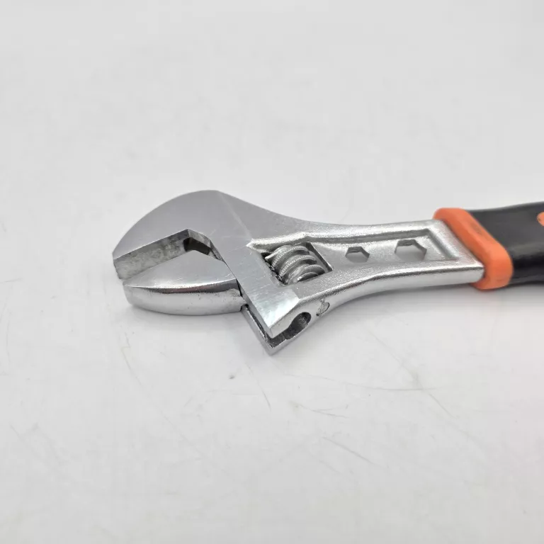 niteo-klucz-nastawny-8-3-maja-48-poznan-ska-x