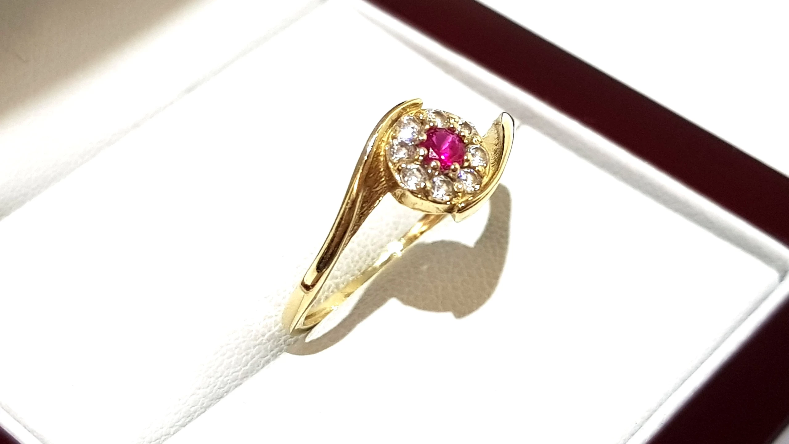 wyrob-jubilerski-uzywany-zloty-pierscionek-czerwony-pr585-153g-r19-ean-gtin-5904237279015