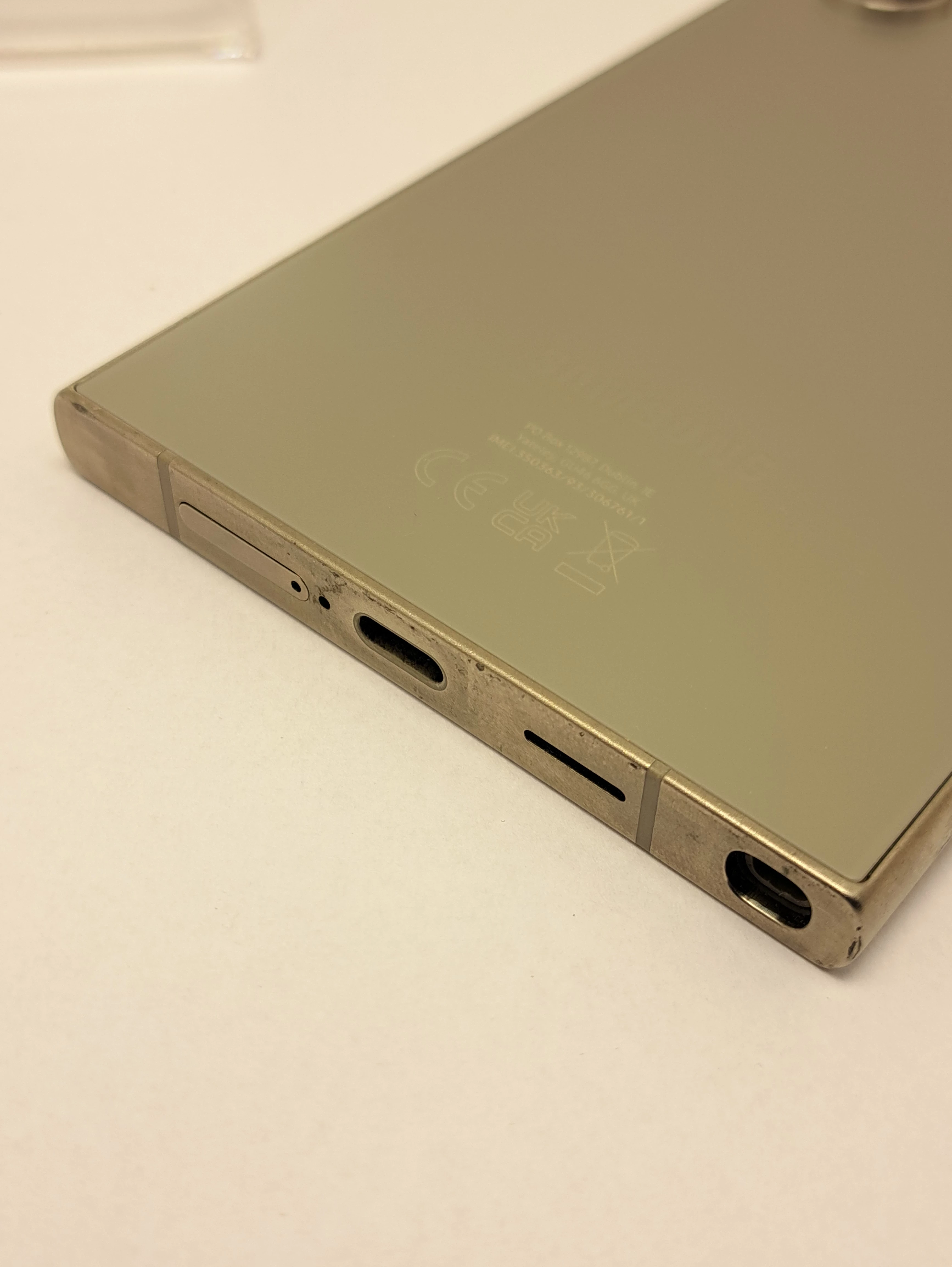 telefon-samsung-galaxy-s24-ultra-12256gb-kod-producenta-sm-s928bzkgeue