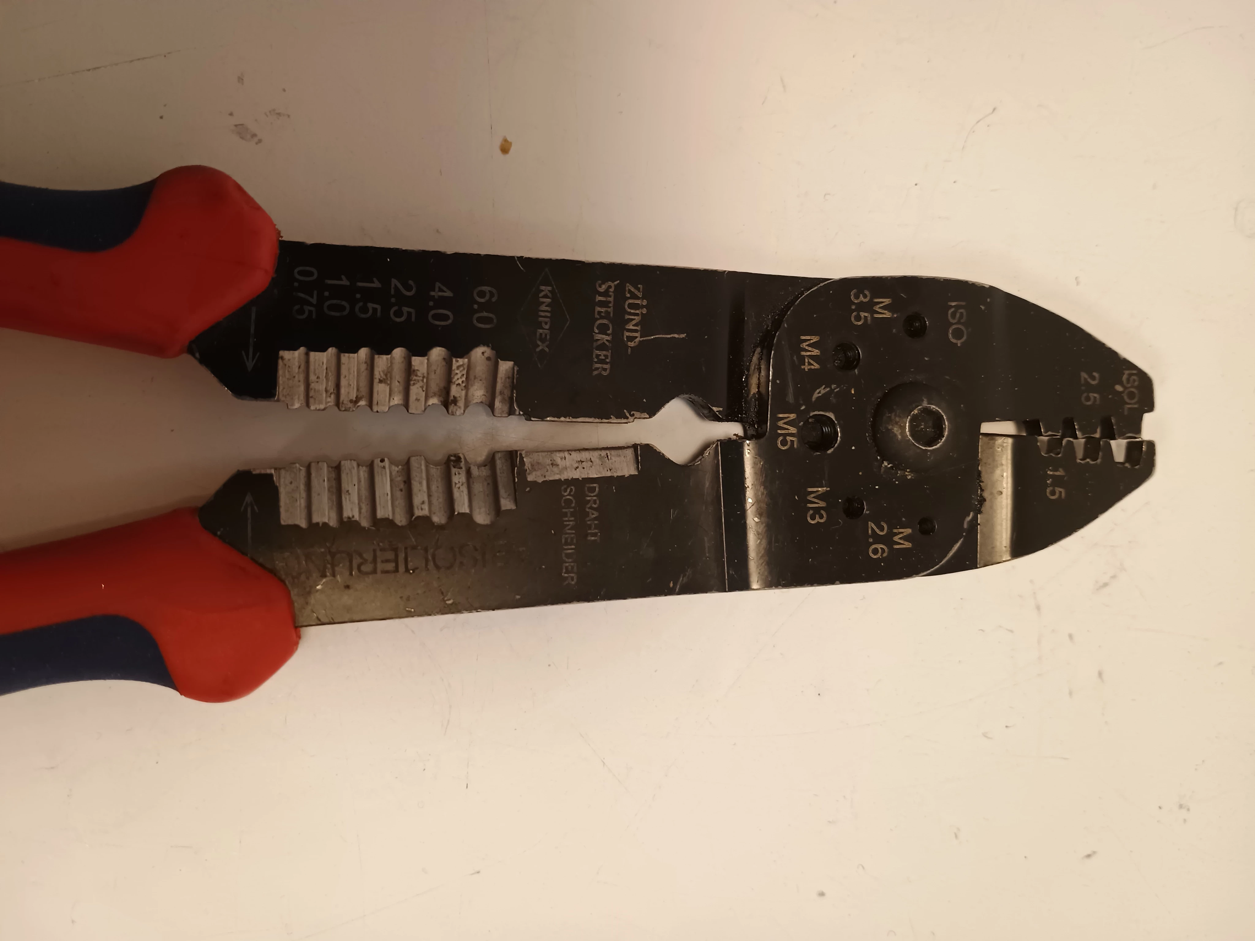 szczypce-do-zagniatania-knipex-97-21-215-b-ean-gtin-4003773019695