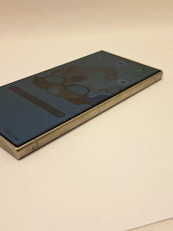 telefon-samsung-galaxy-s24-ultra-12256gb-przekatna-ekranu-680