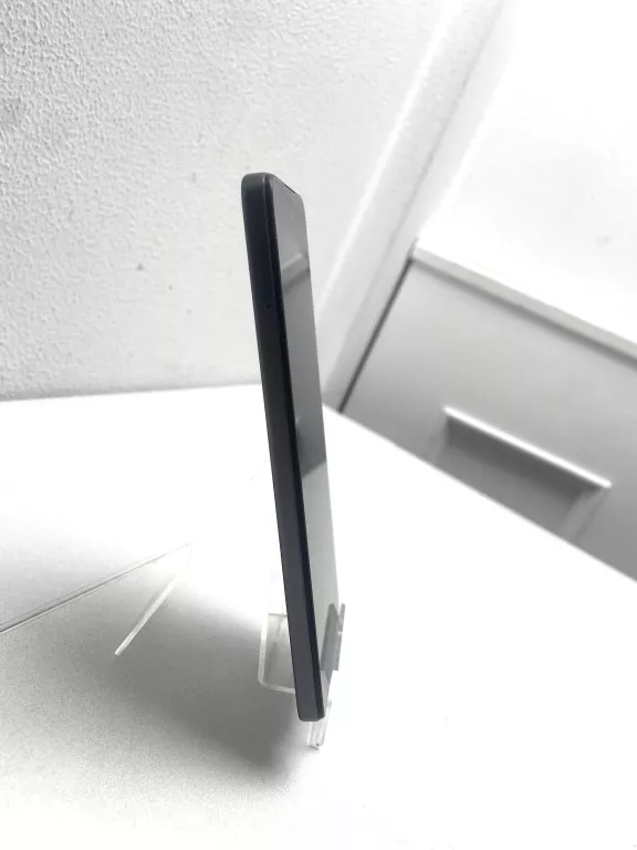 telefon-motorola-e14-stan-11323-2