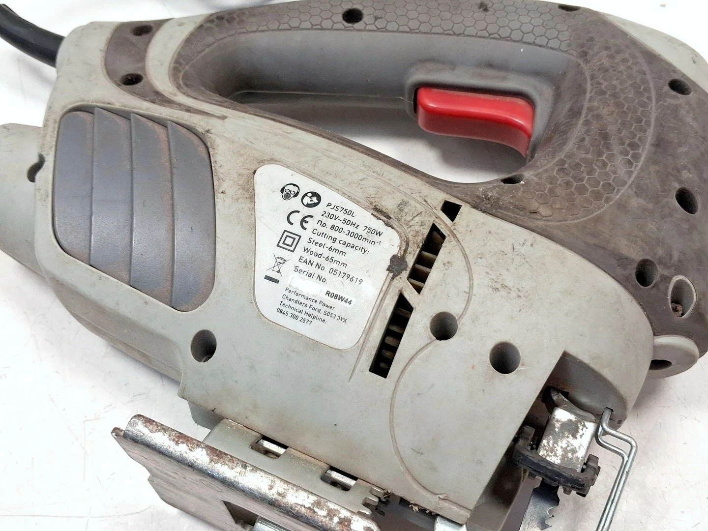 wyrzynarka-performance-power-pjs750la-napiecie-zasilania-23000