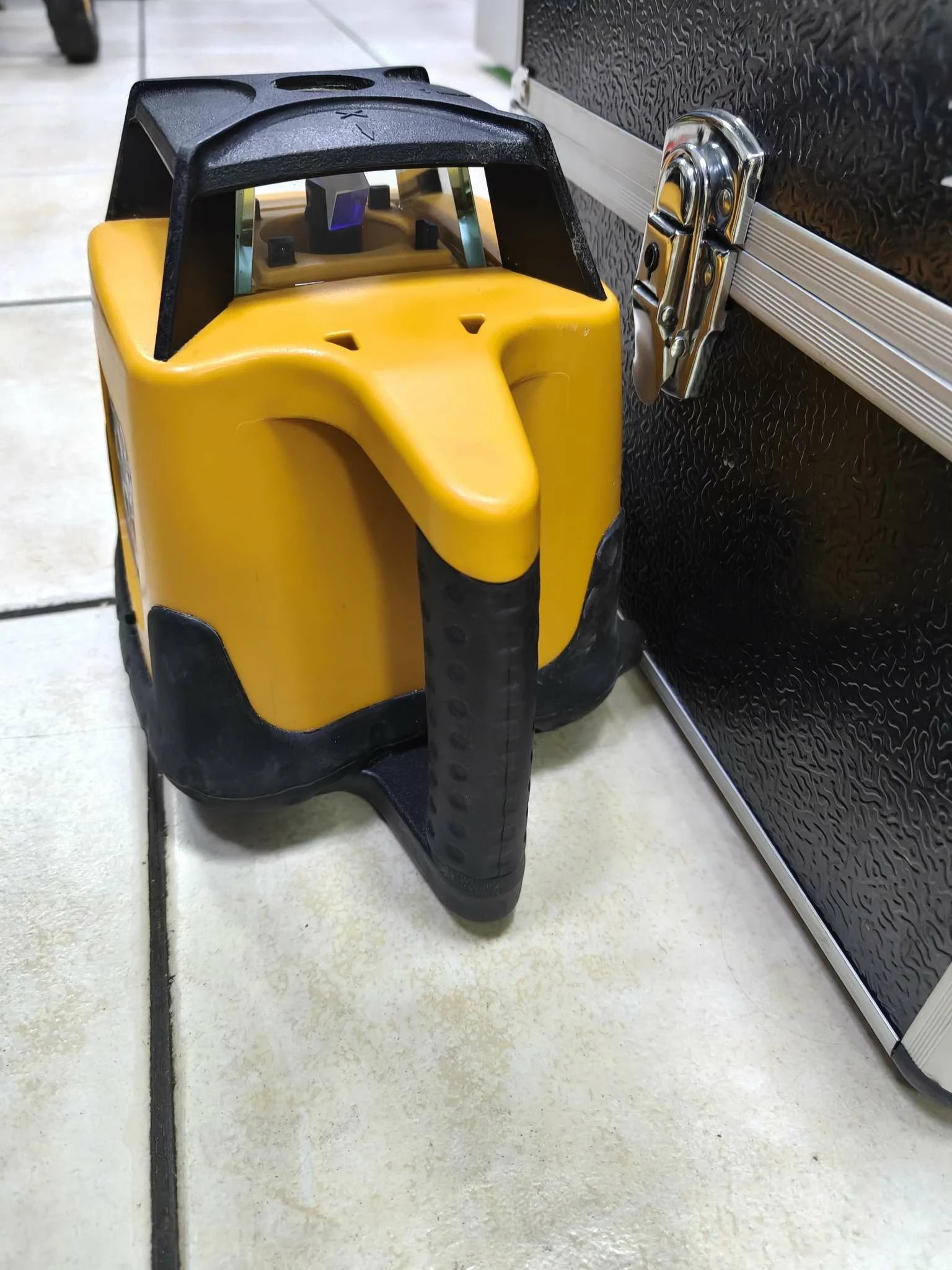 niwelator-laserowy-vevor-self-leveling-rotary-laser-przeznaczenie-18729-2