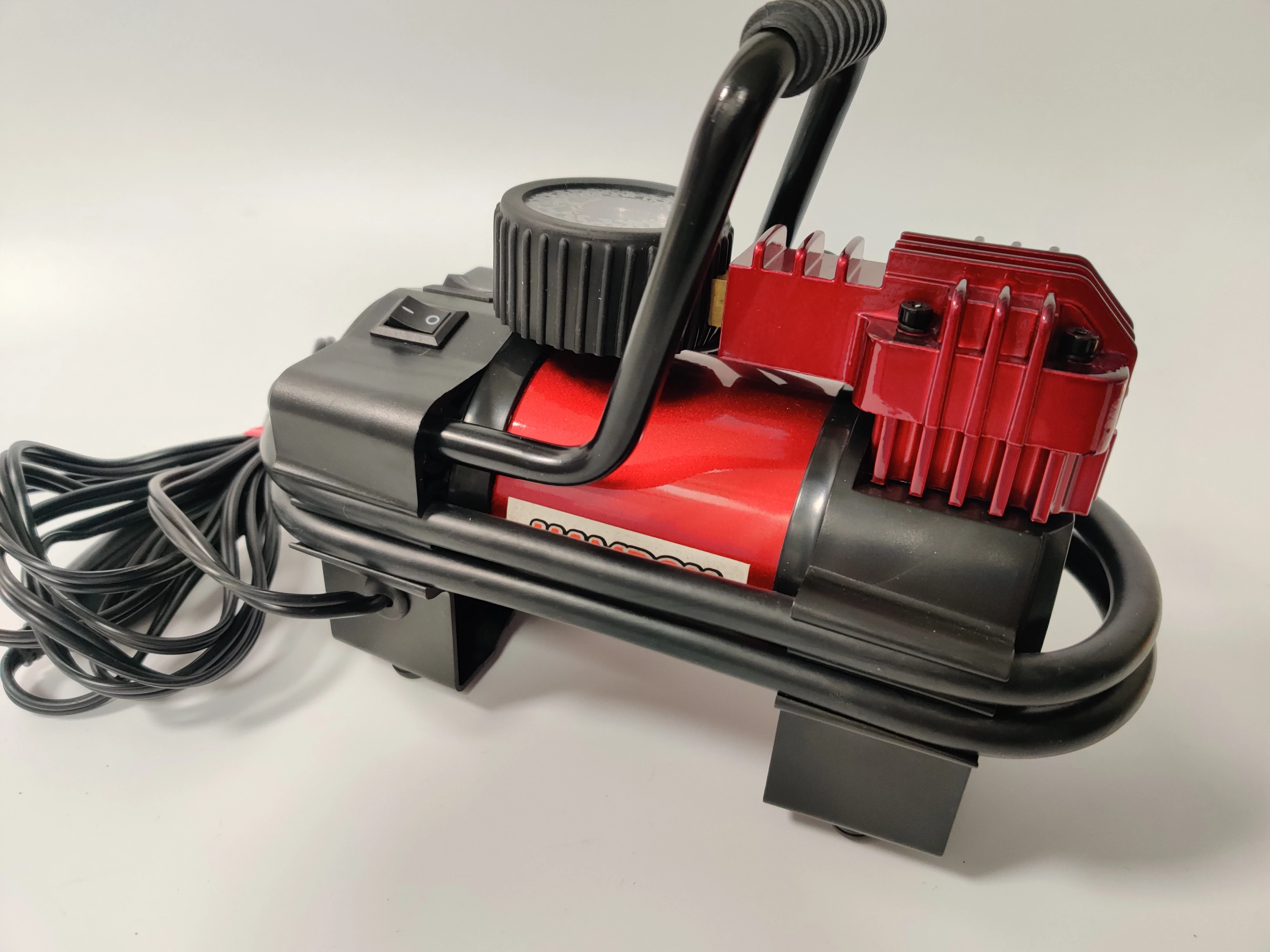 kompresor-hamron-12v-160w-150psi-pojemnosc-zbiornika-1