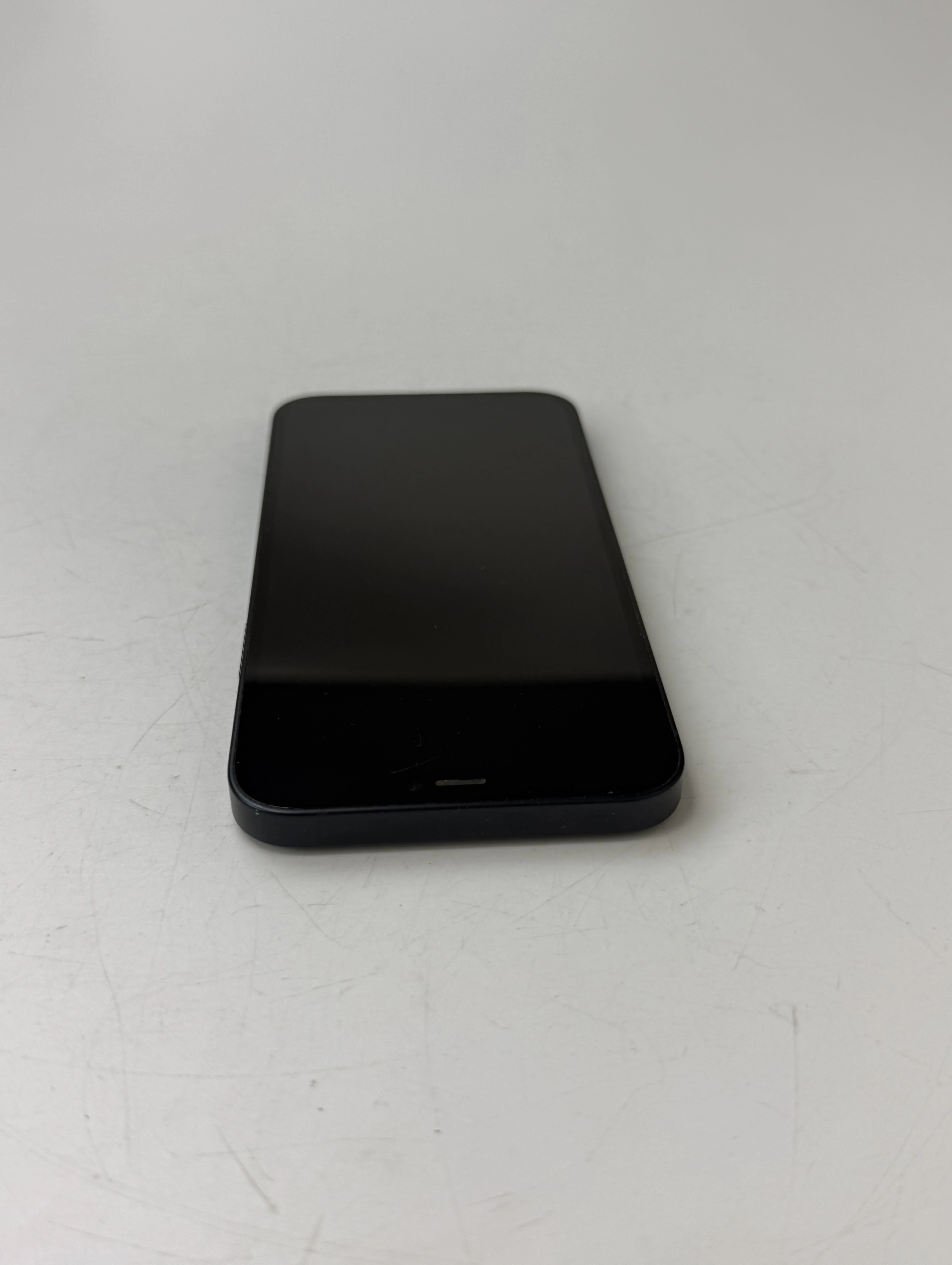 telefon-iphone-12-pudelko-kod-producenta-mgj53pma