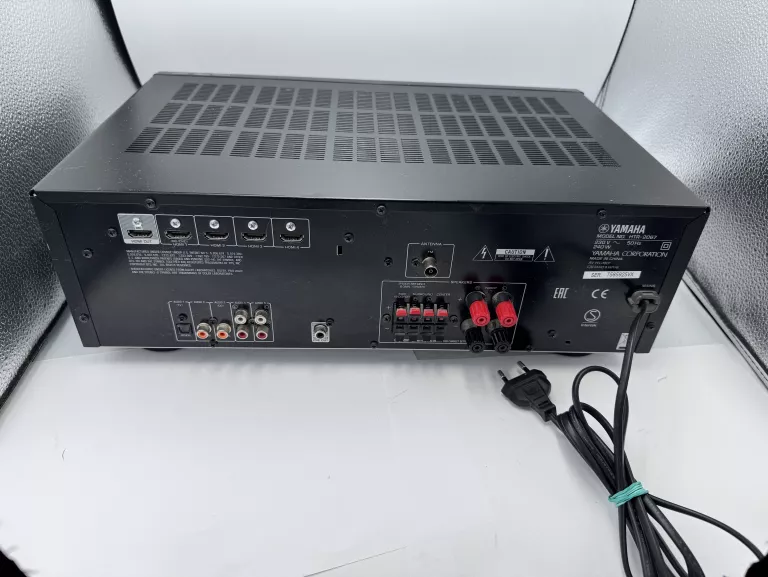 amplituner-yamaha-htr-2067-pilot-kolor-718-1