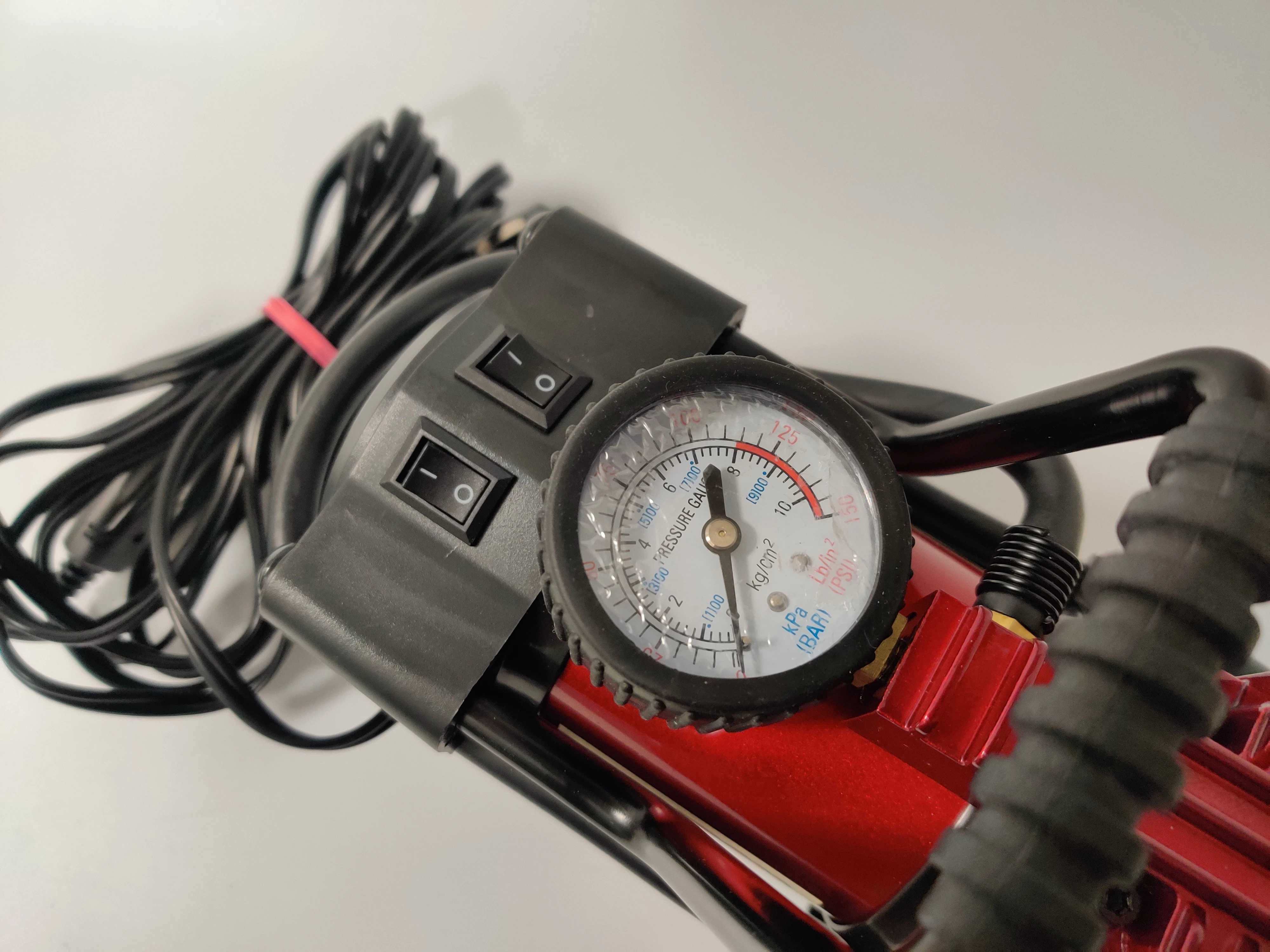 kompresor-hamron-12v-160w-150psi-cisnienie-maksymalne-1