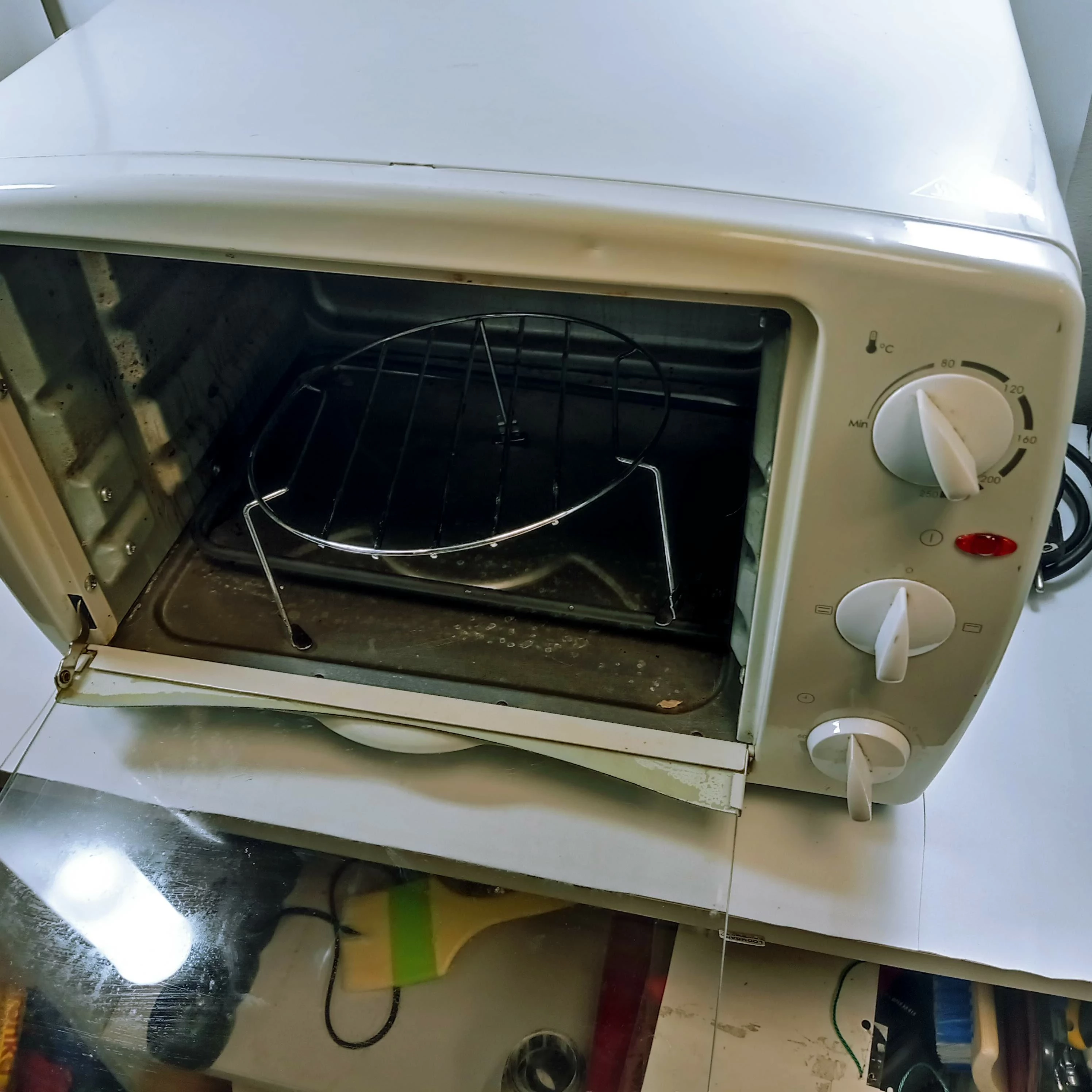 piekarnik-elektryczny-mini-10l-opiekacz-grill-1500w-termostat-kolor-dominujacy-129357-3