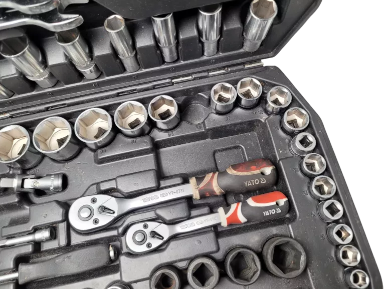 zestaw-kluczy-nasadowych-yato-yt-3880-walizka-stan-11323-2