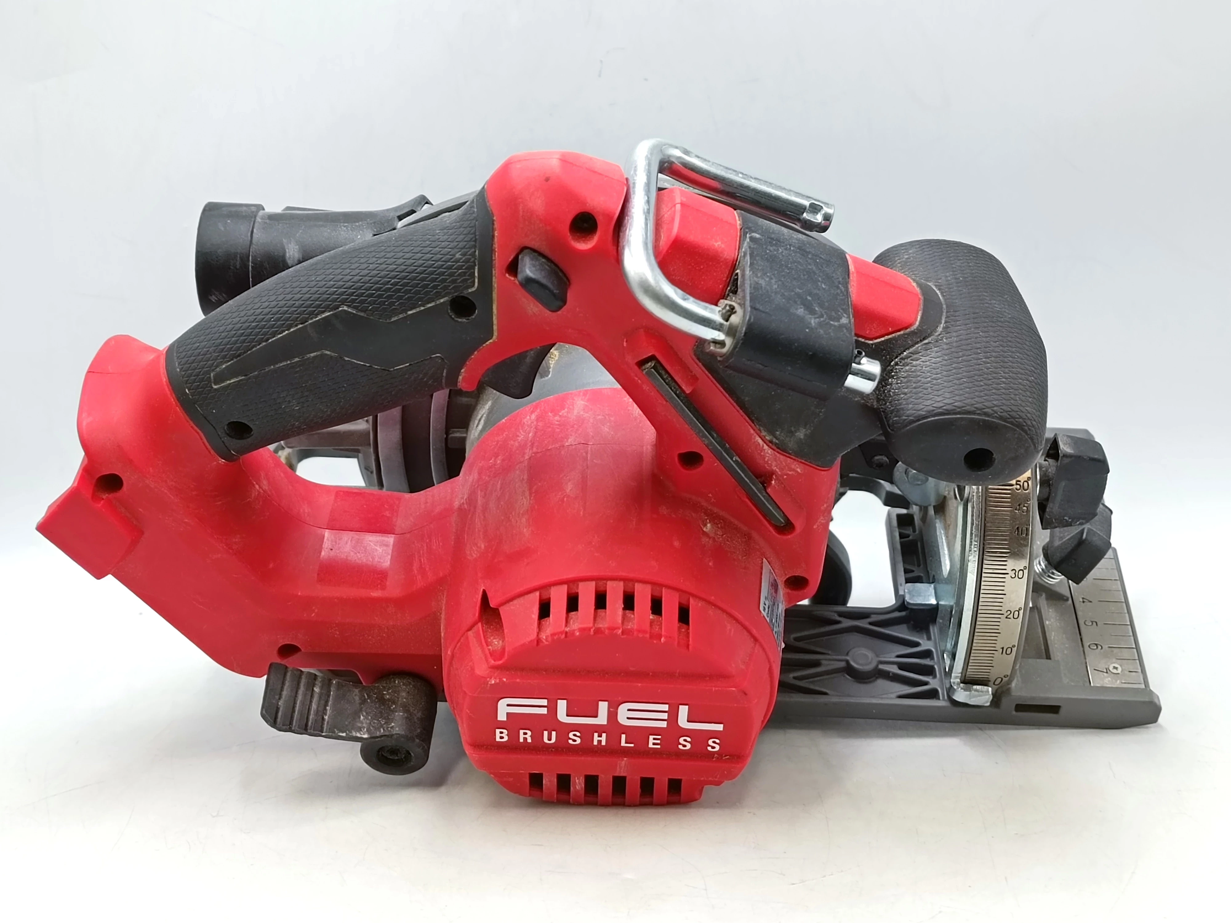 pilarka-milwaukee-m18-ccs55-srednica-otworu-pily-2000