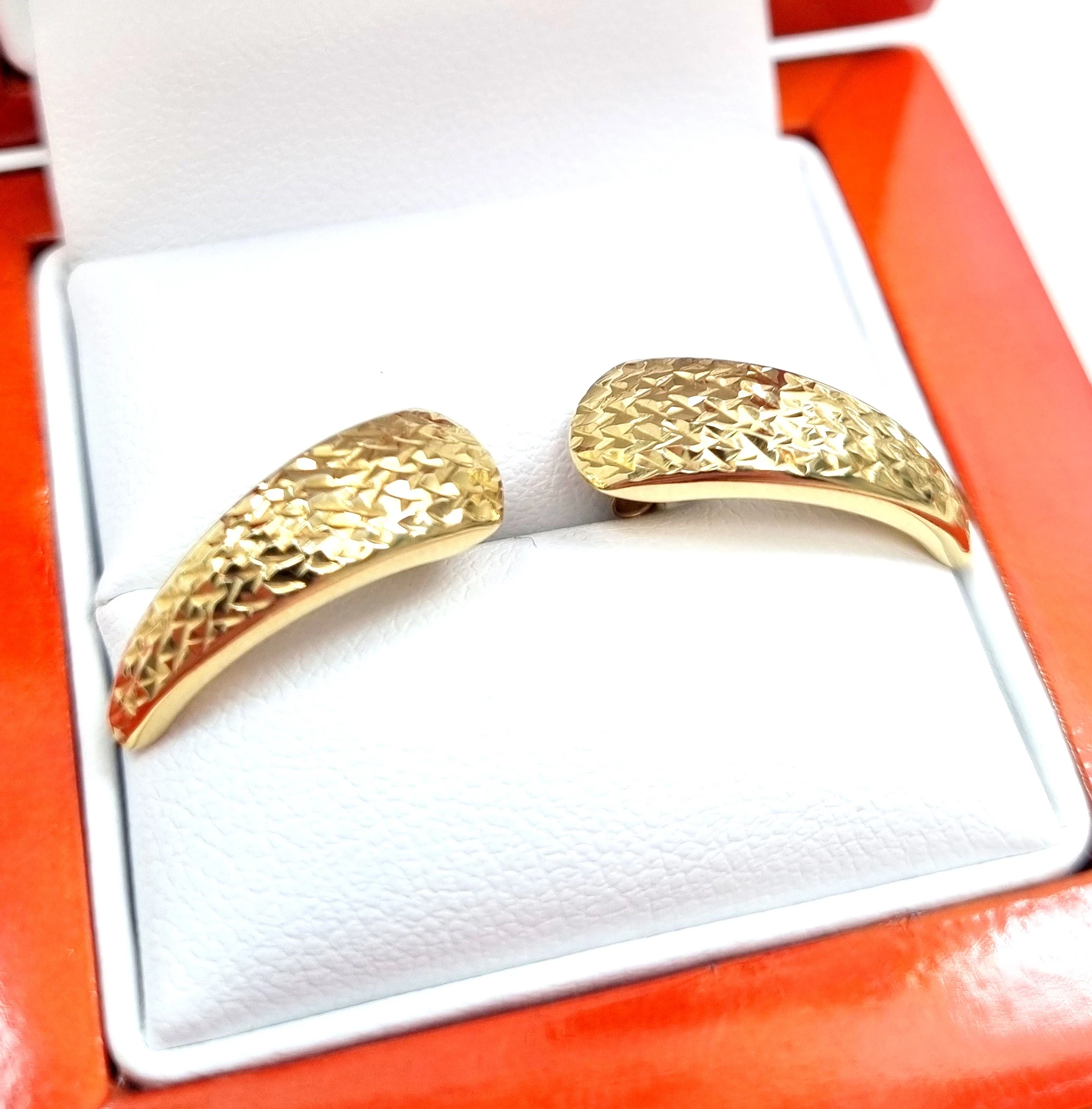 kolczyki-z-zoltego-zlota-333-113g-marszalkowska-85-warszawa