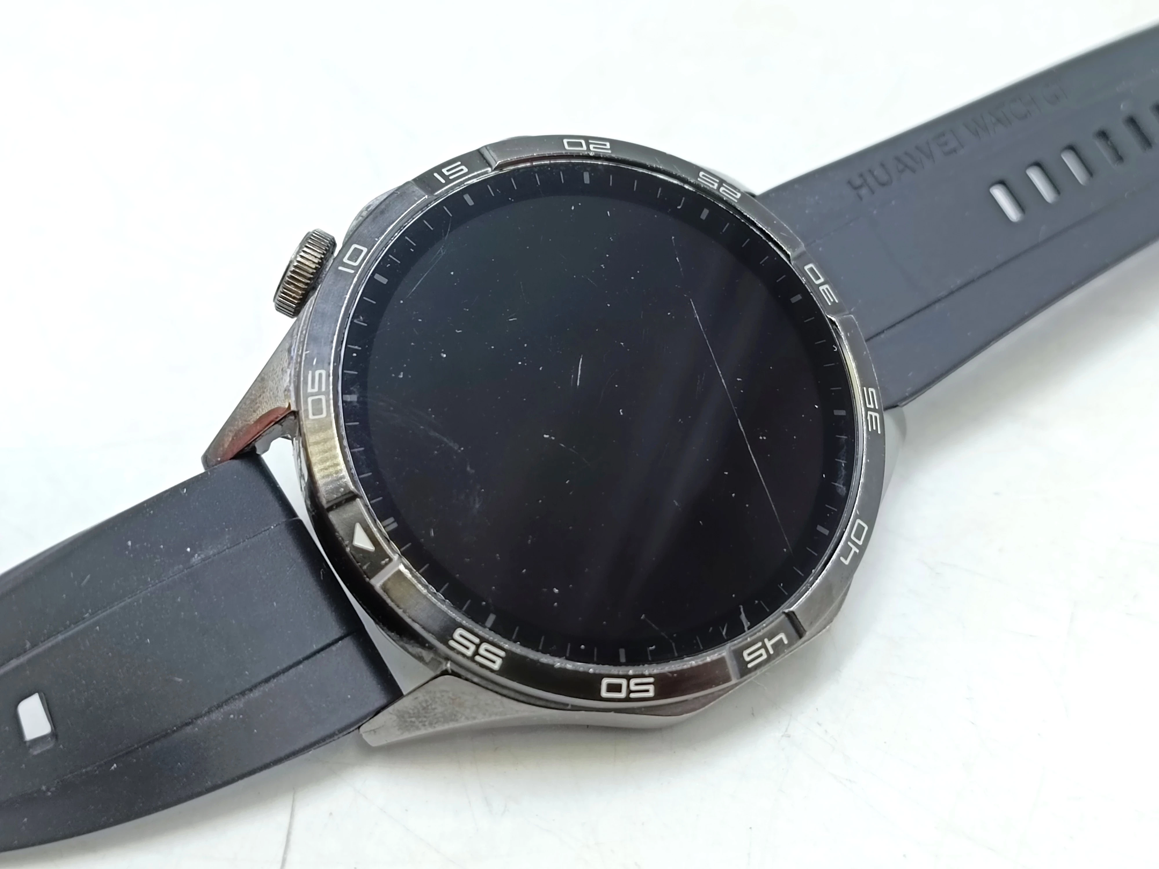 smartwatch-huawei-watch-gt-4-material-koperty-212886-258018