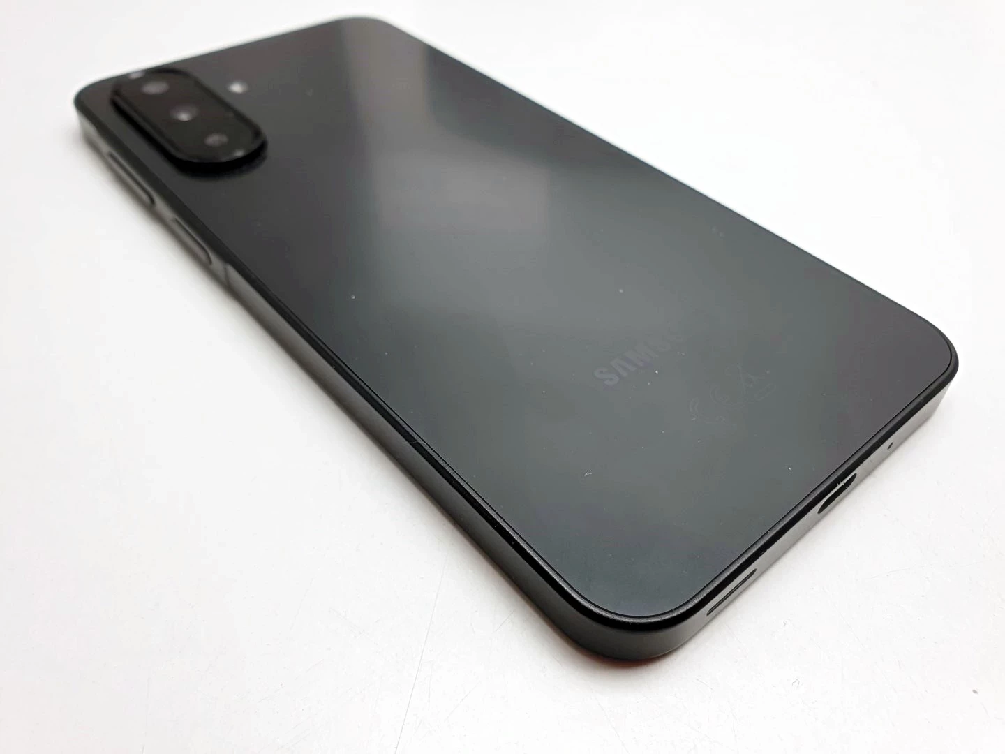 telefon-samsung-galaxy-a17-komplet-gwarancja-przekatna-ekranu-670