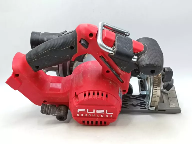 pilarka-milwaukee-m18-ccs55-srednica-otworu-pily-2000