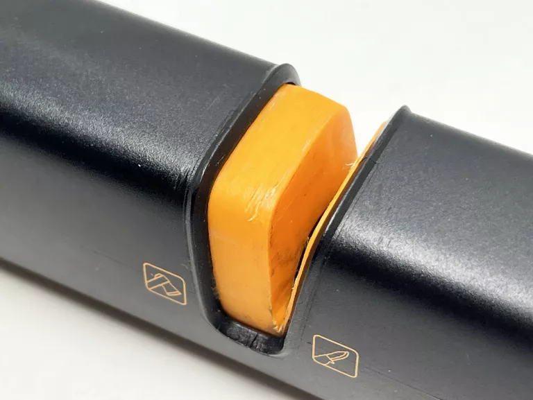 ostrzalka-do-siekier-i-nozy-fiskars-kod-producenta-roll-sharp