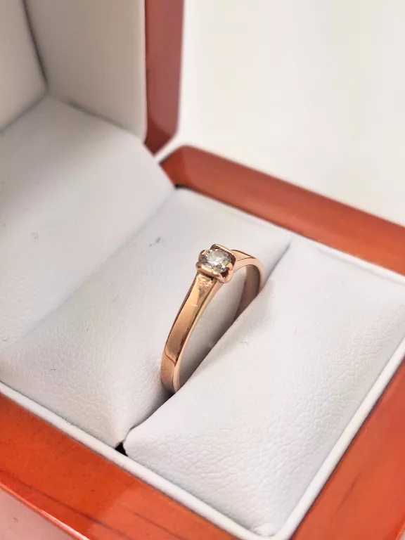 zloty-pierscionek-z-brylantem-015ct-p585-r14-186g-rodzaj-2205-2