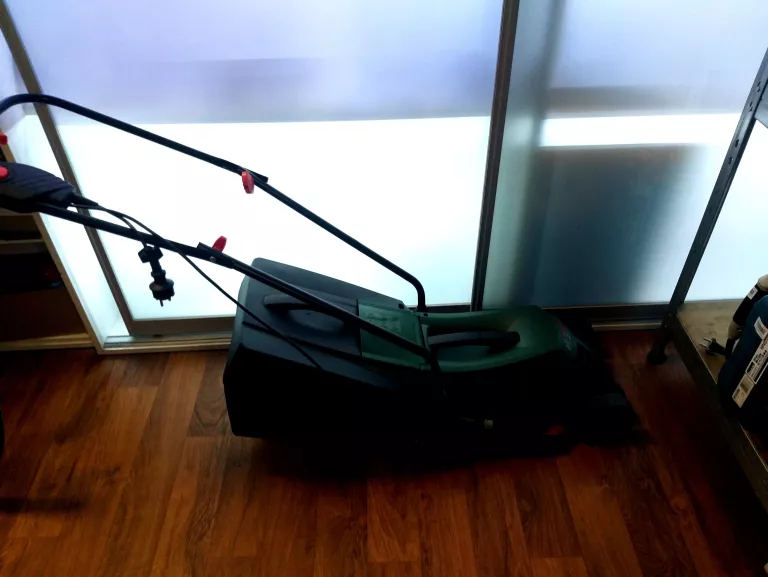 kosiarka-elektryczna-bosch-easyrotak-32-215-1200w-32cm-stan-11323-2