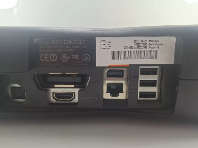 konsola-xbox-360s-1439-pad-zasilacz-opis-dysk-wbudowana-pamiec-5179-10