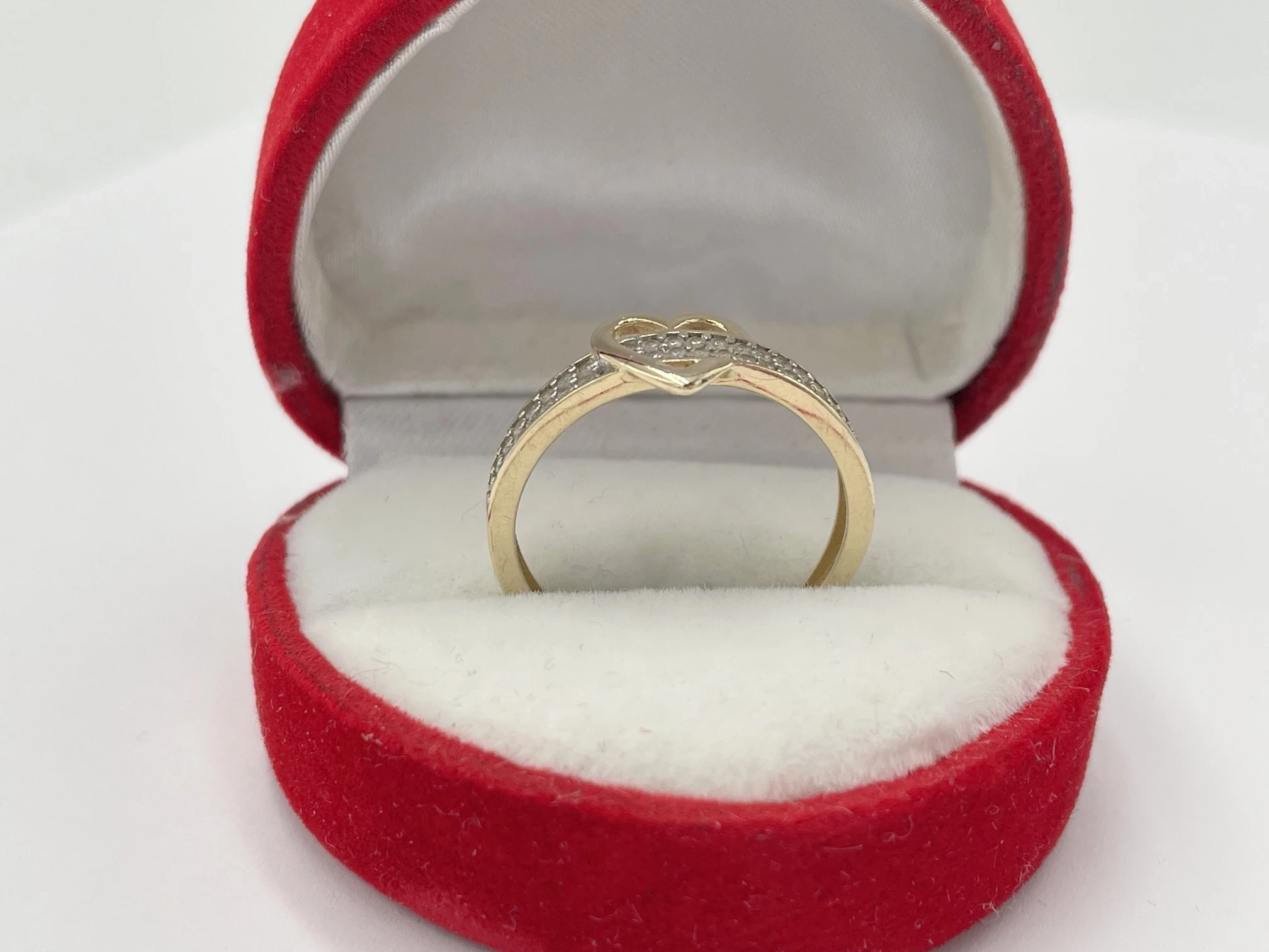 zloty-pierscionek-z-motywem-serca-proby-585-stan-11323-2