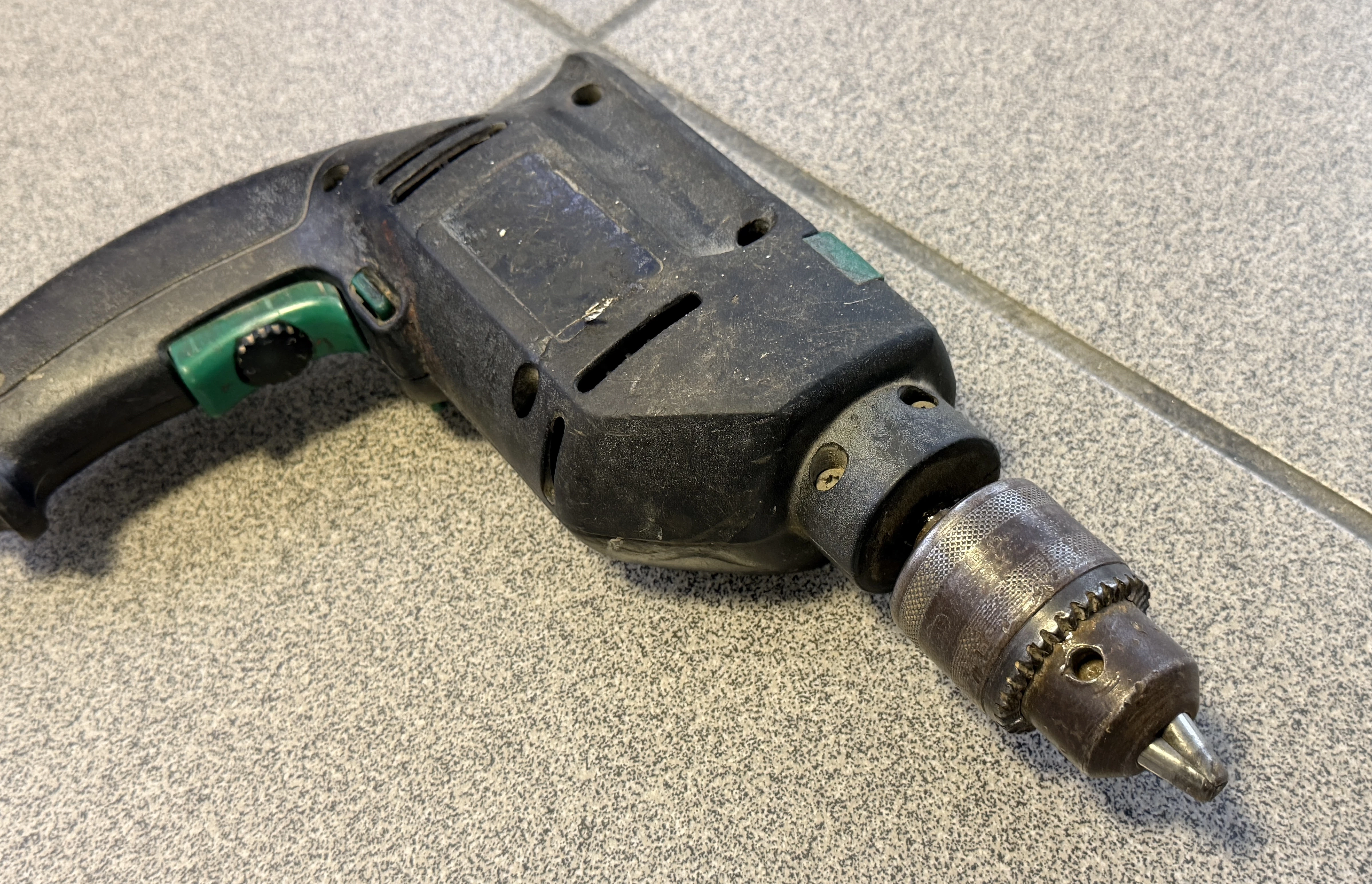 wiertarka-no-name-stan-11323-2