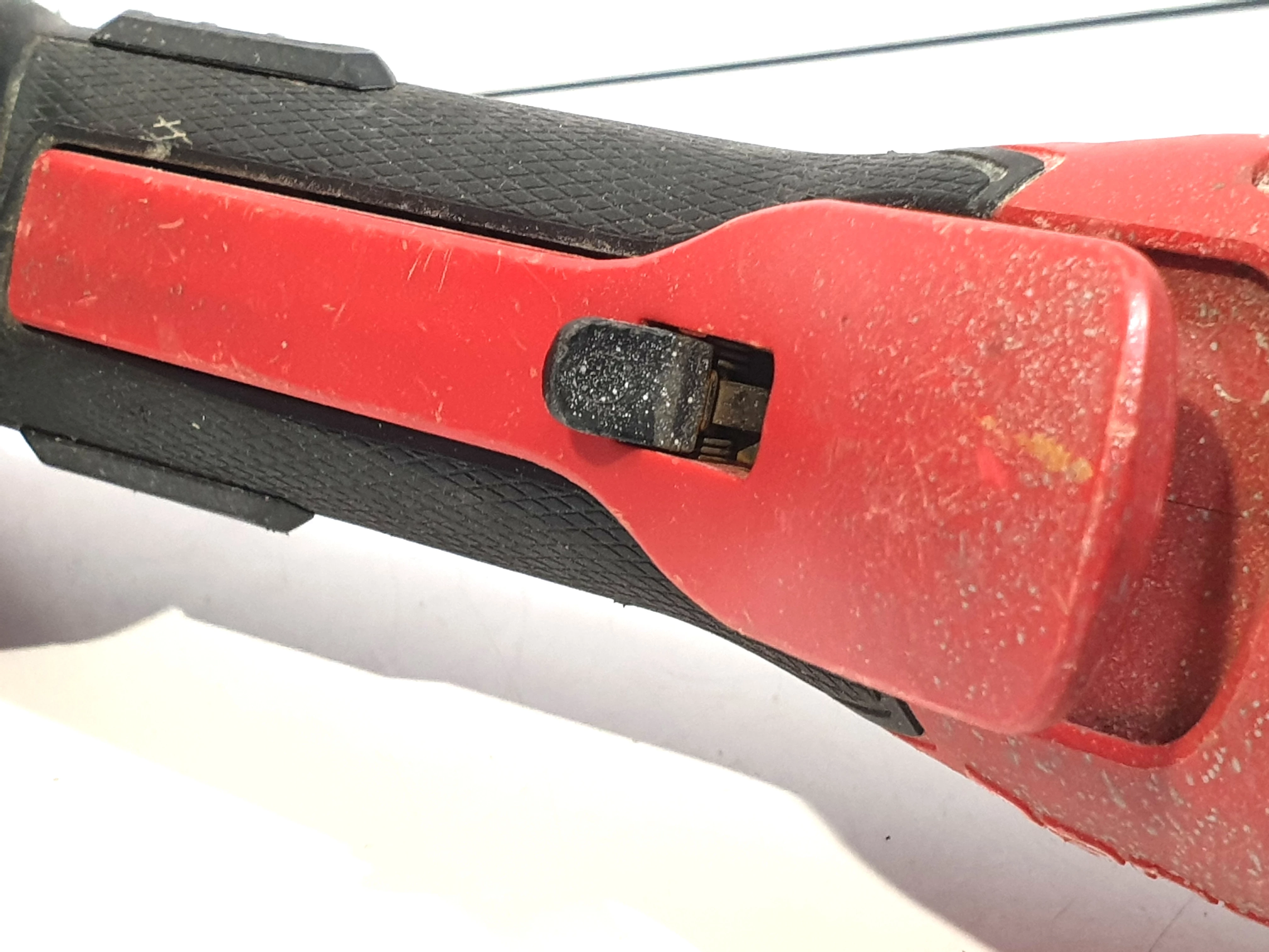 milwaukee-m18-szlifierka-katowa-o-zmiennej-predkosci-i-hamowaniu-akulad-kod-producenta-4933478773