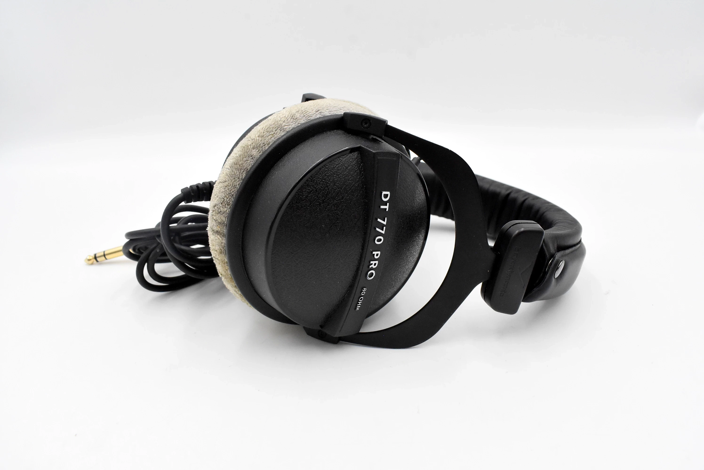studyjne-sluchawki-wokoluszne-beyerdynamic-dt770-pro-80ohm-kod-producenta-dt770-pro