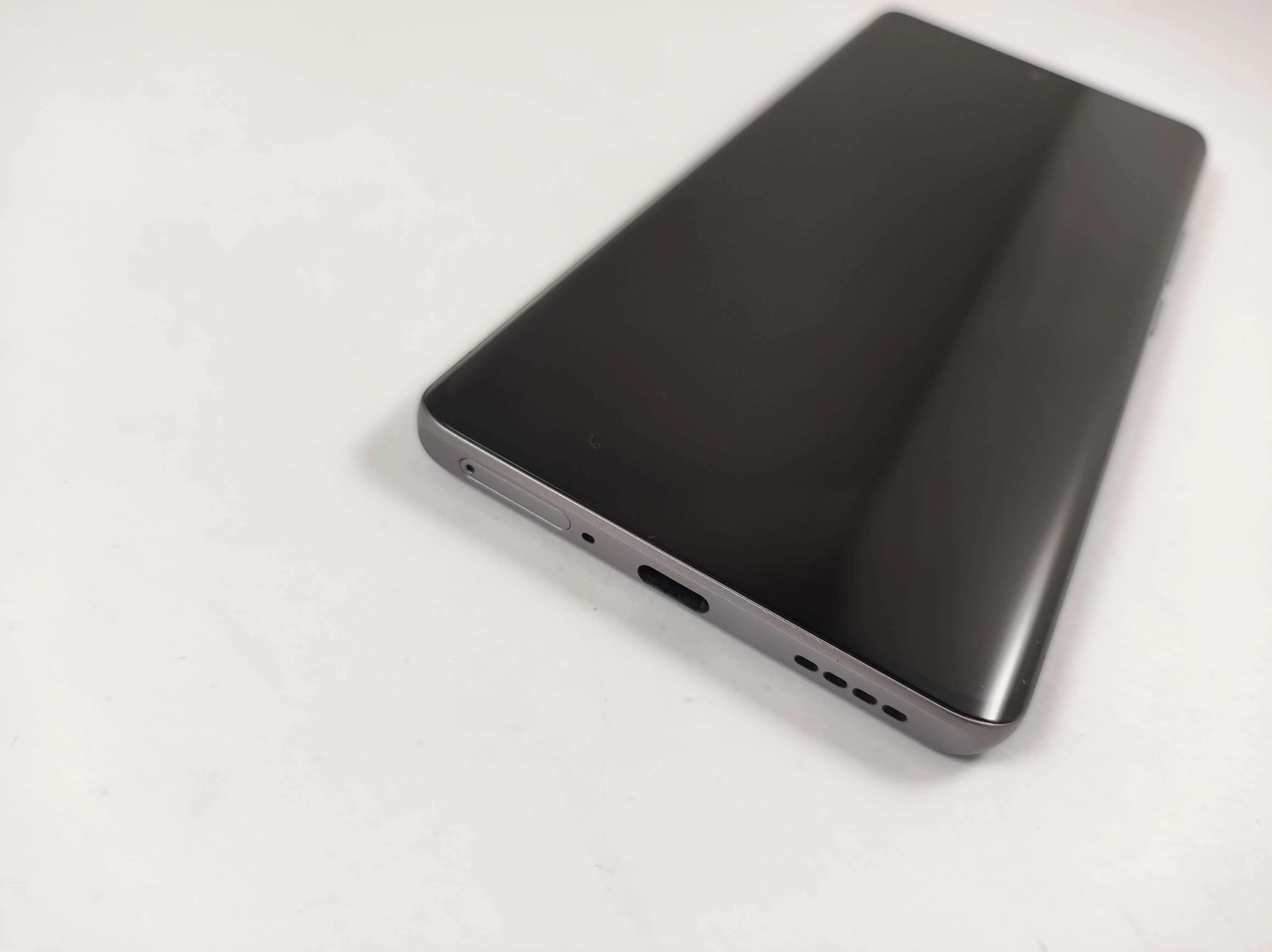 telefon-realme-14-pro-256gb-przekatna-ekranu-677