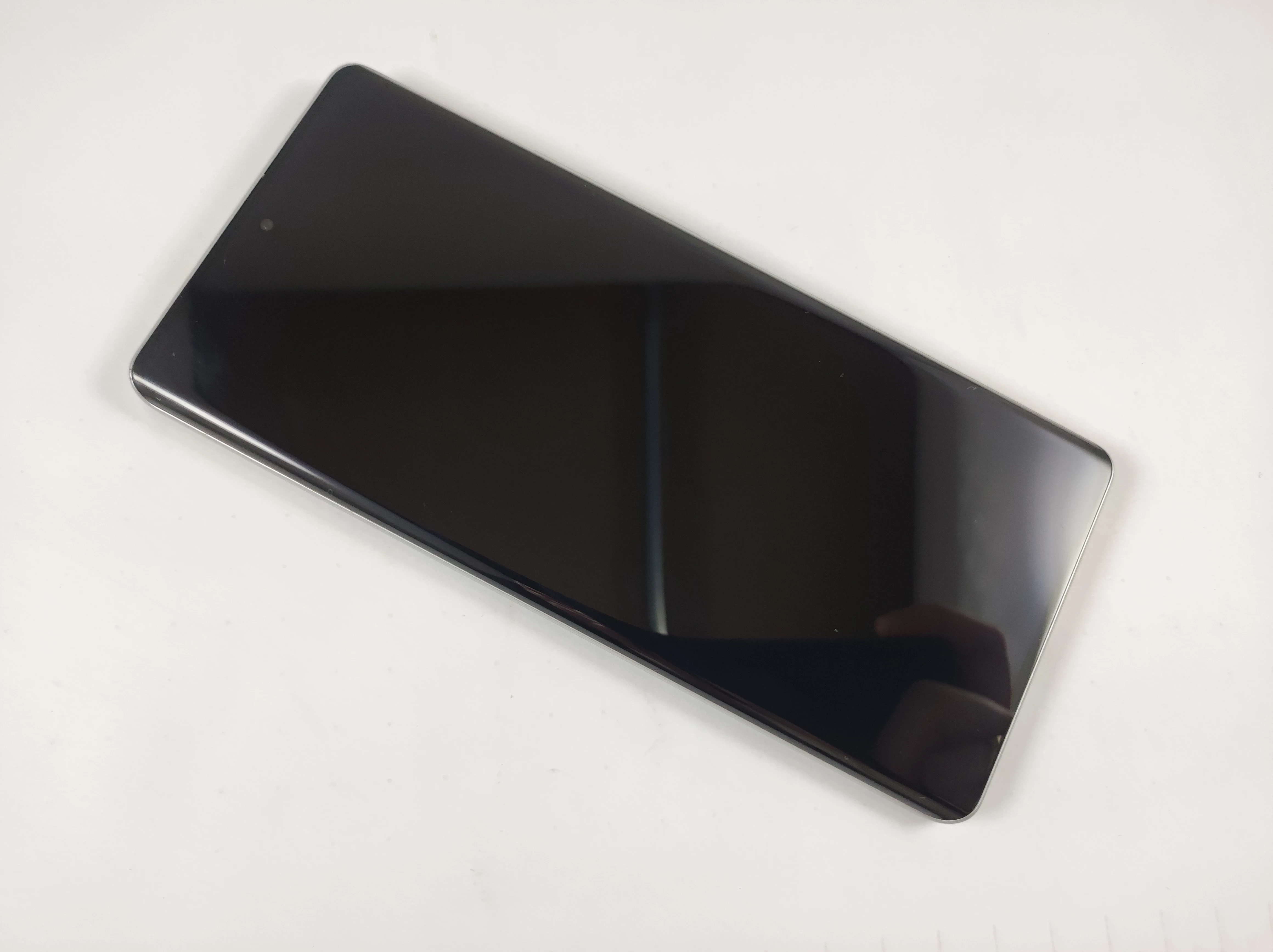 telefon-realme-gt6-256gb-pudelko-stan-11323-2