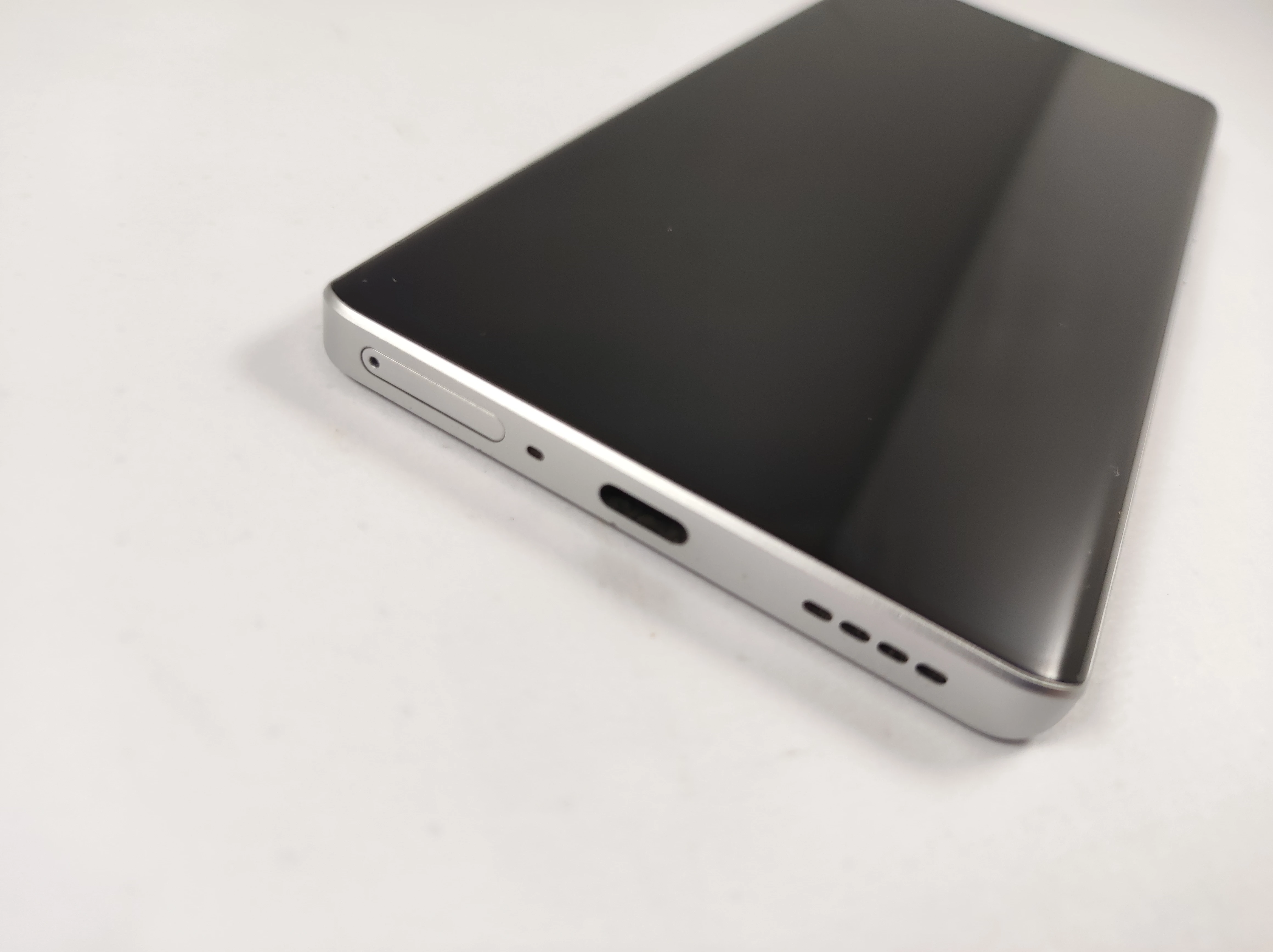 telefon-realme-gt6-256gb-pudelko-przekatna-ekranu-678