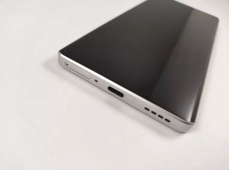 telefon-realme-gt6-256gb-pudelko-przekatna-ekranu-678