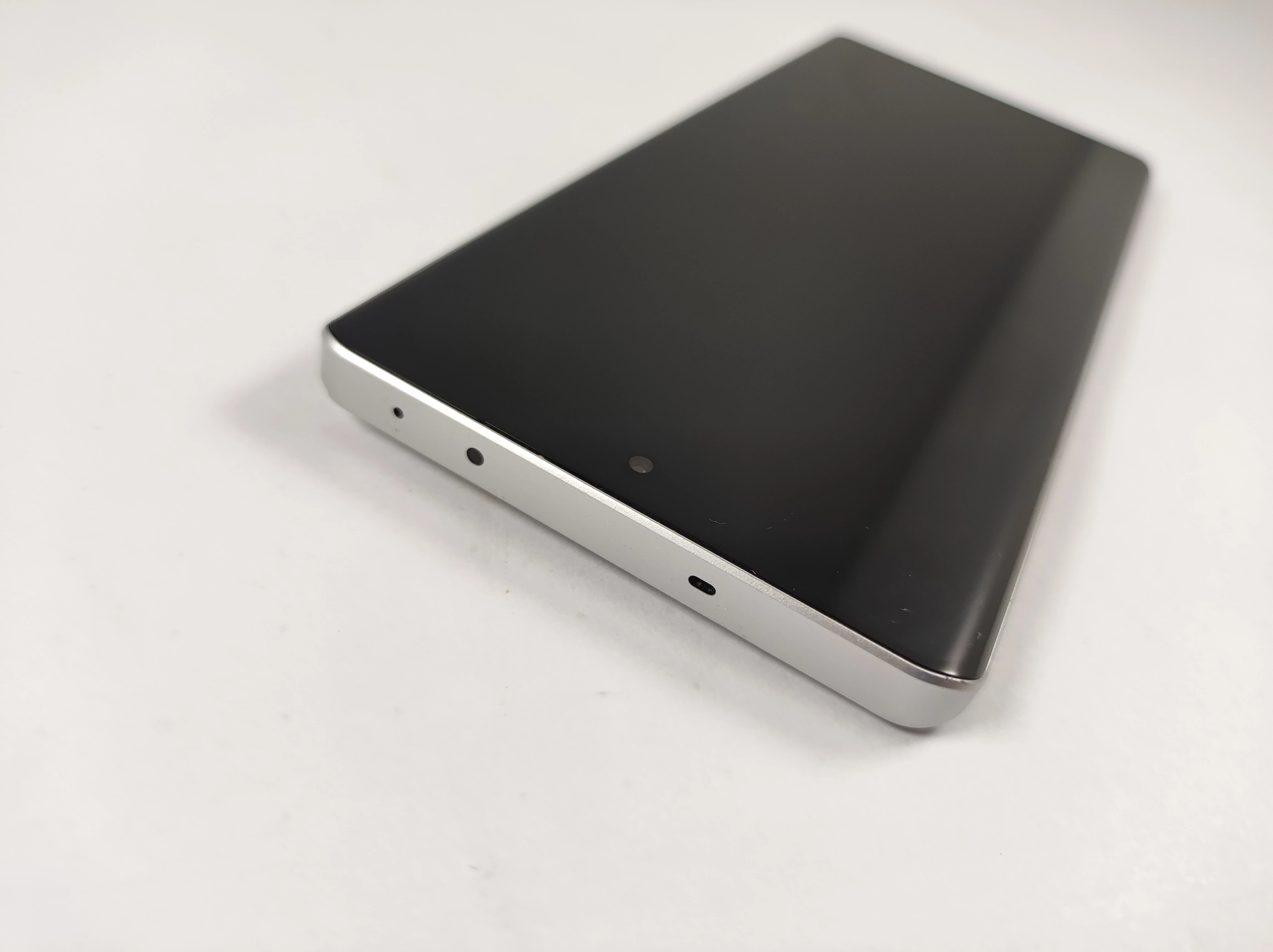 telefon-realme-gt6-256gb-pudelko-kod-producenta-rmx3851