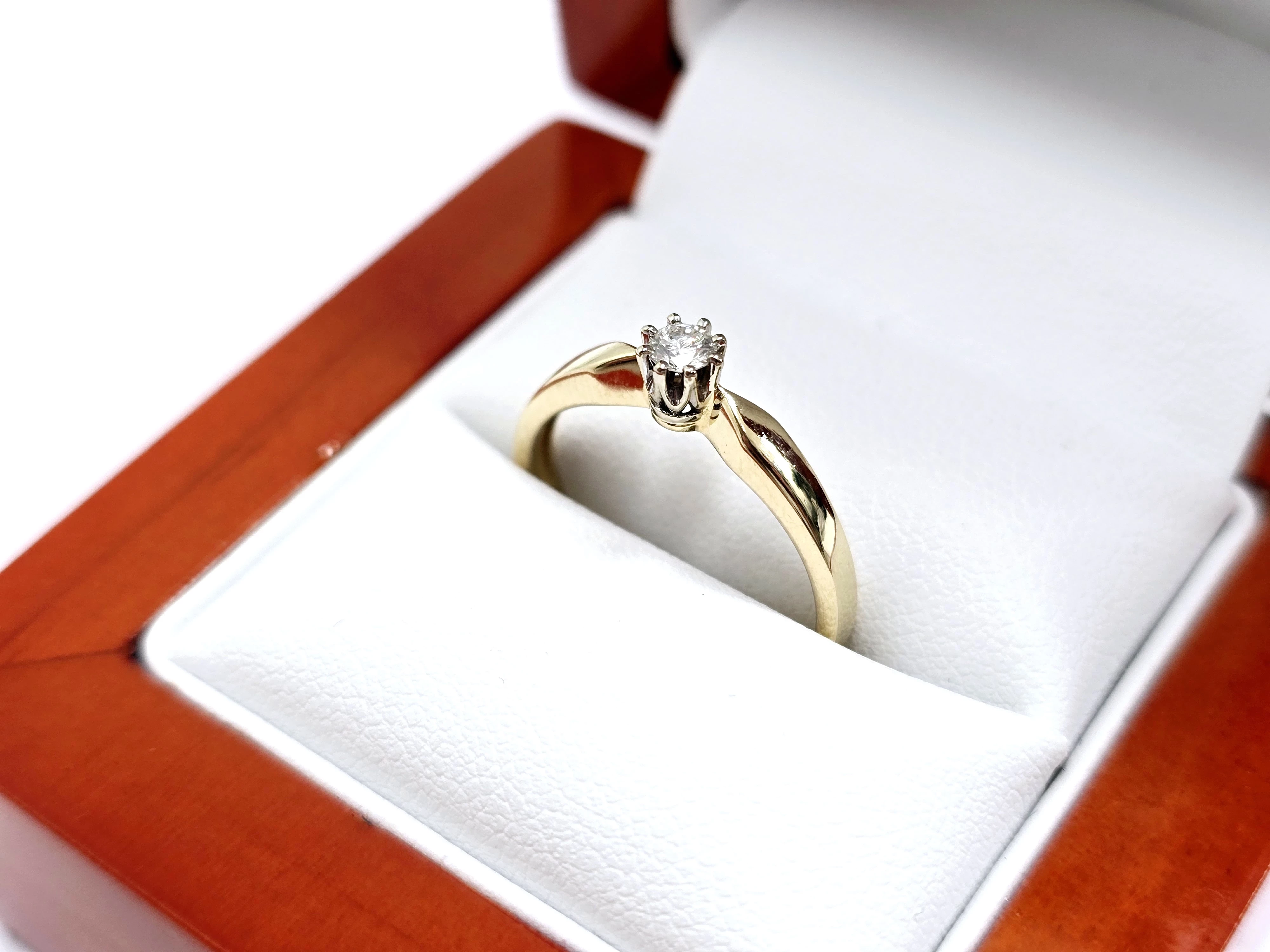 zloty-pierscionek-z-diamentem-011ct-pr585-r13-217g-aleje-jerozolimskie-33-warszawa-boonum